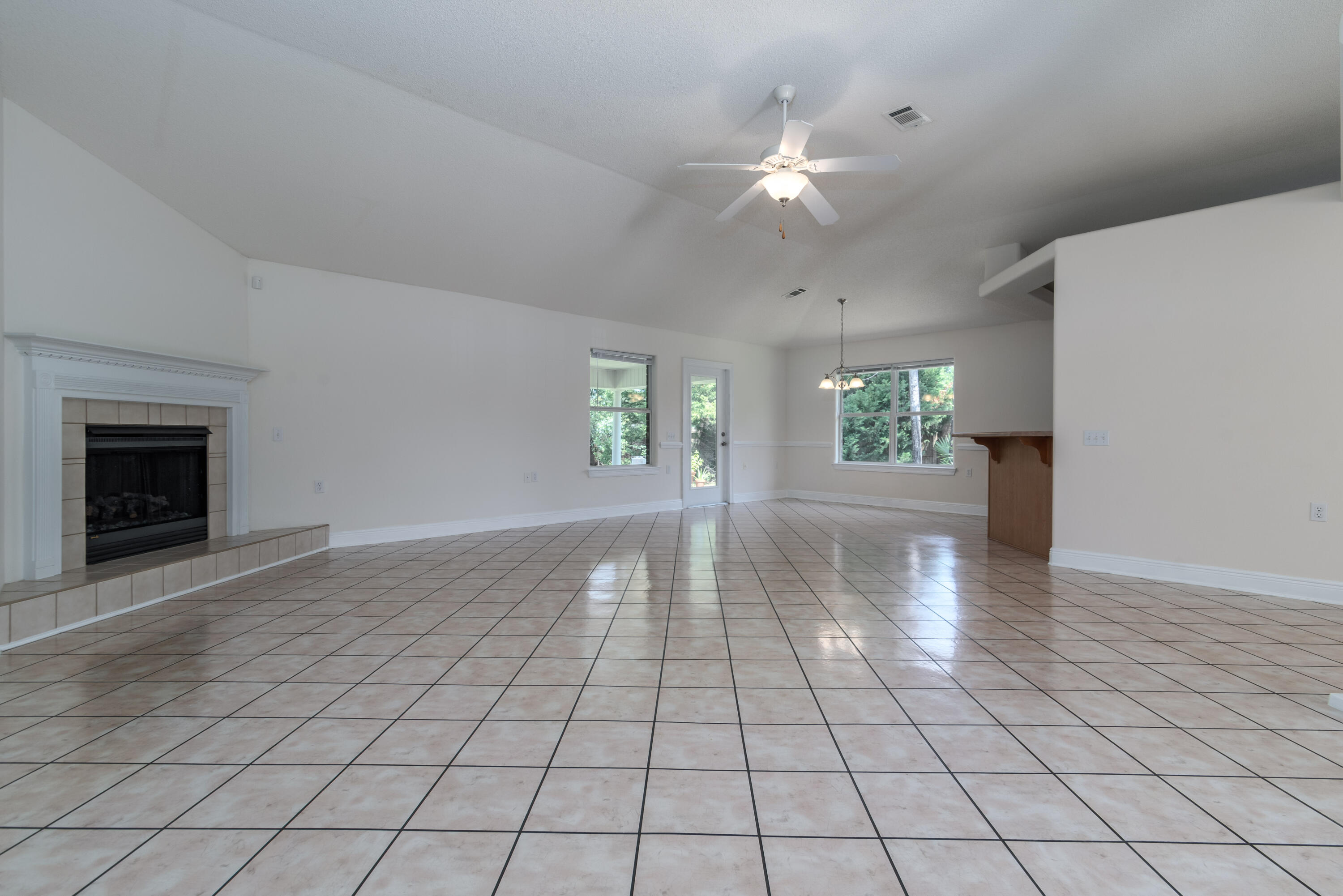 LIGHTHOUSE POINTE - Residential