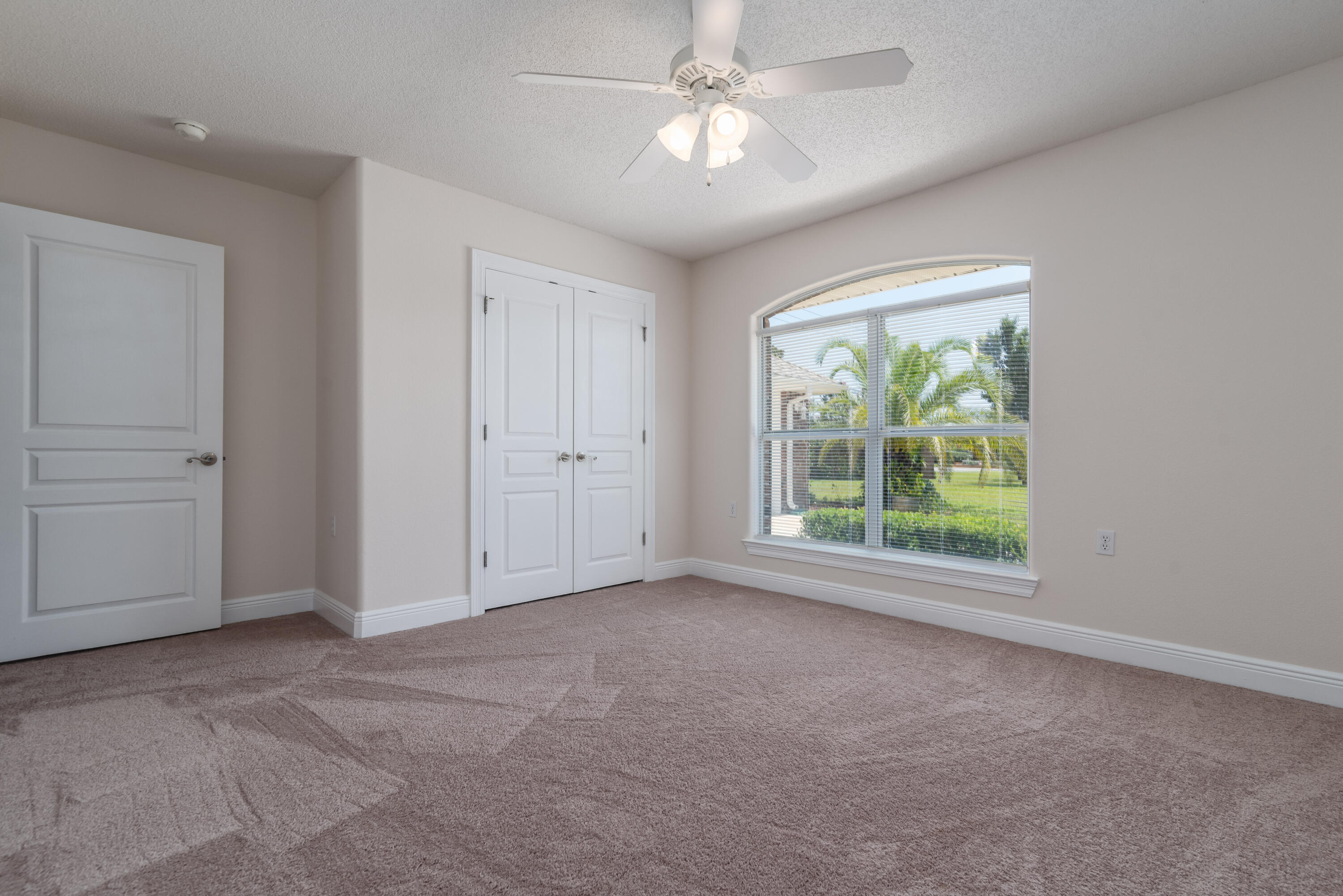 LIGHTHOUSE POINTE - Residential