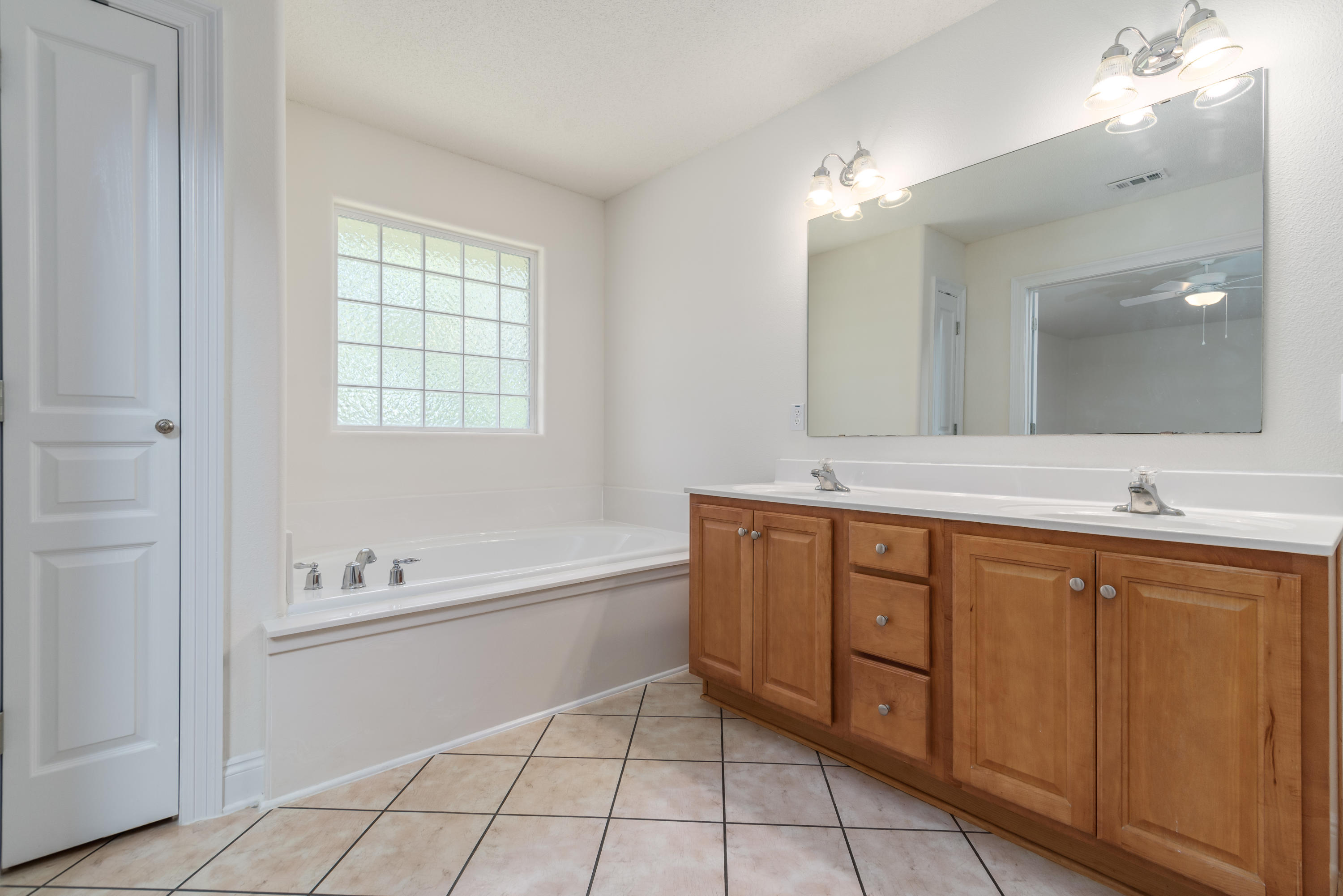 LIGHTHOUSE POINTE - Residential