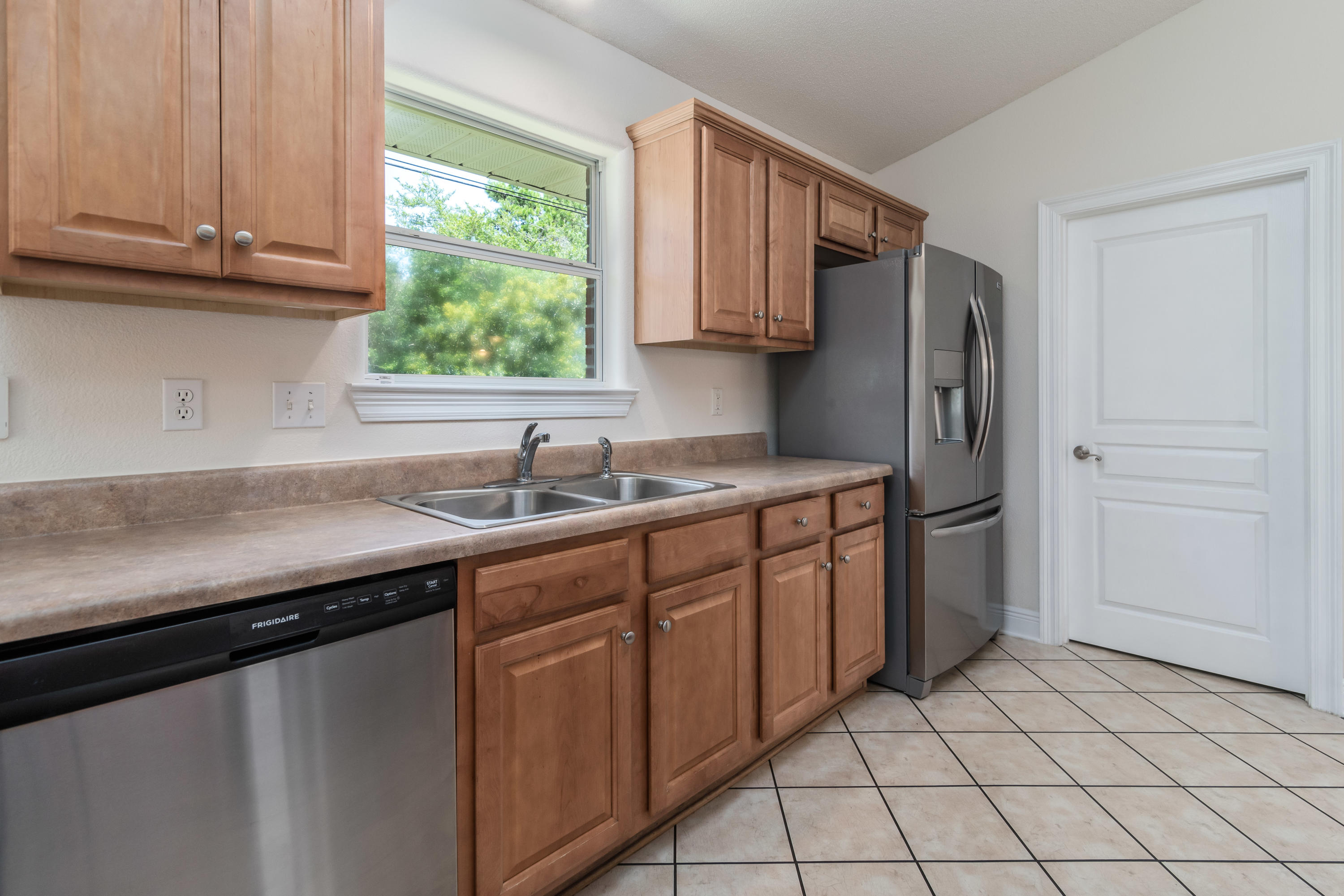 LIGHTHOUSE POINTE - Residential