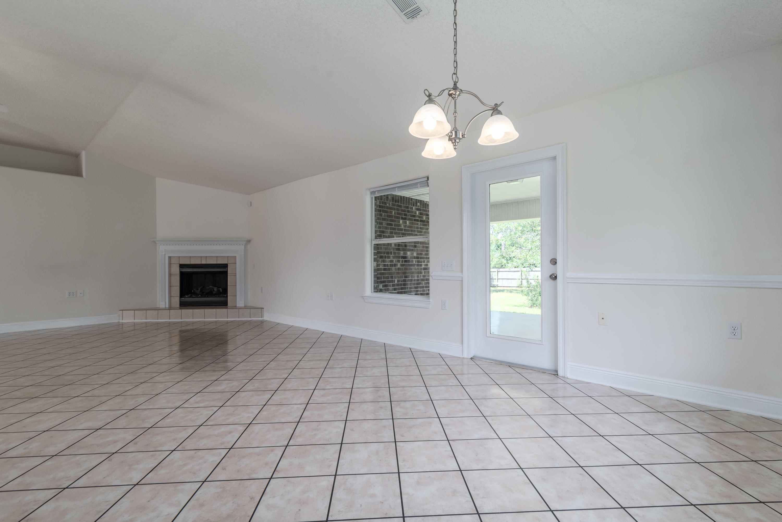 LIGHTHOUSE POINTE - Residential