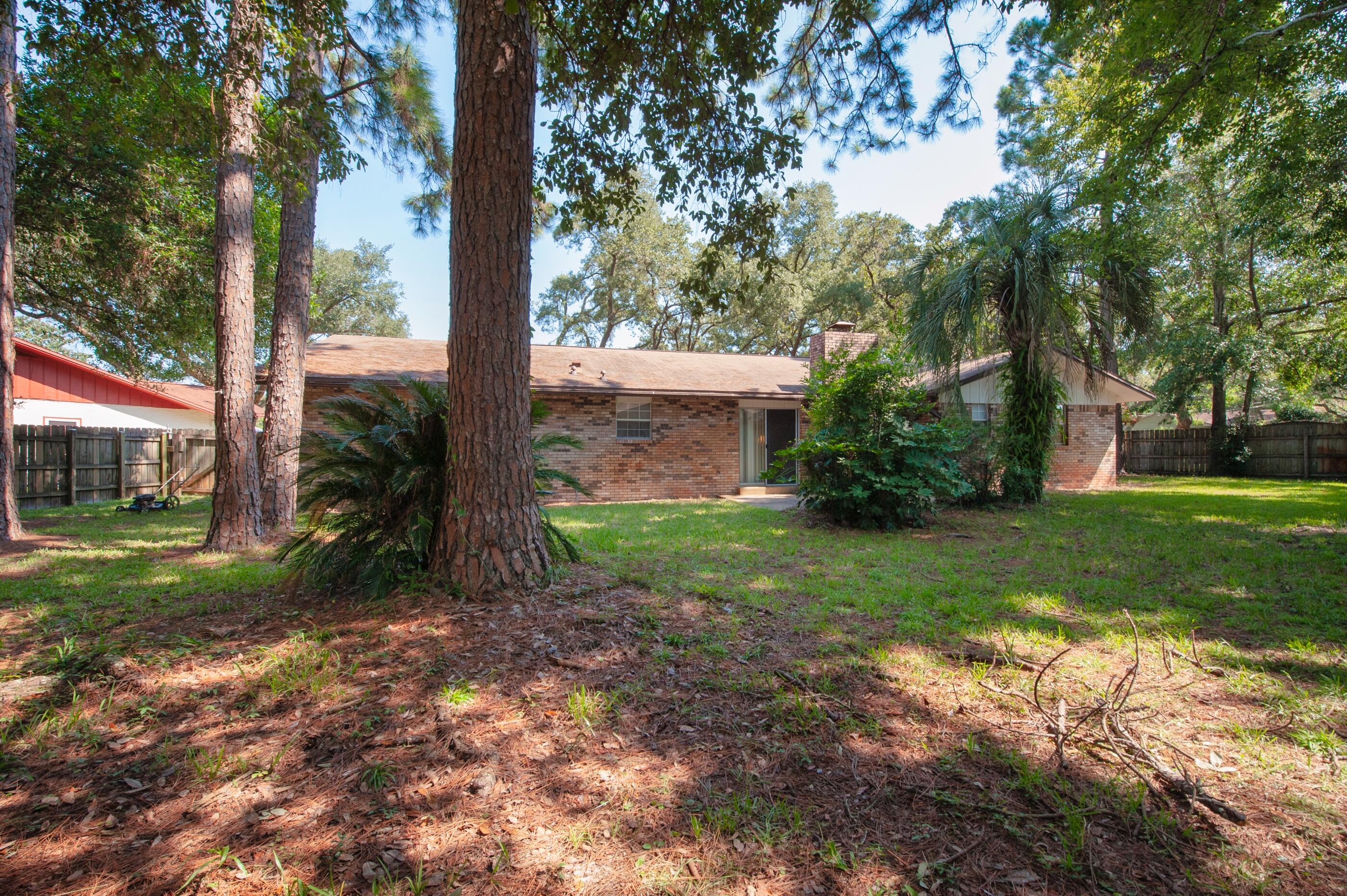 LAKEVIEW ESTATES LOT 8 BLK B - Residential