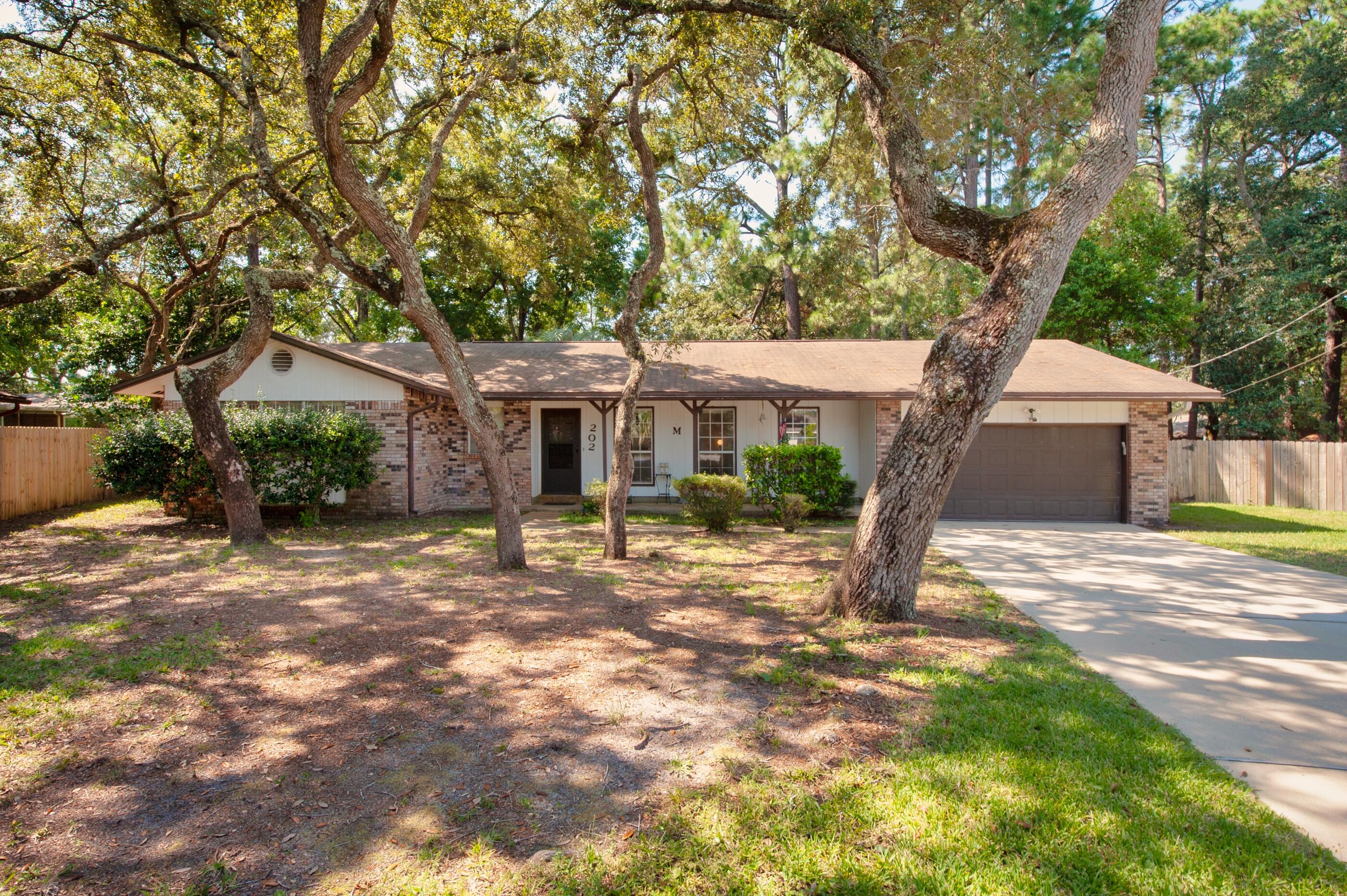 LAKEVIEW ESTATES LOT 8 BLK B - Residential