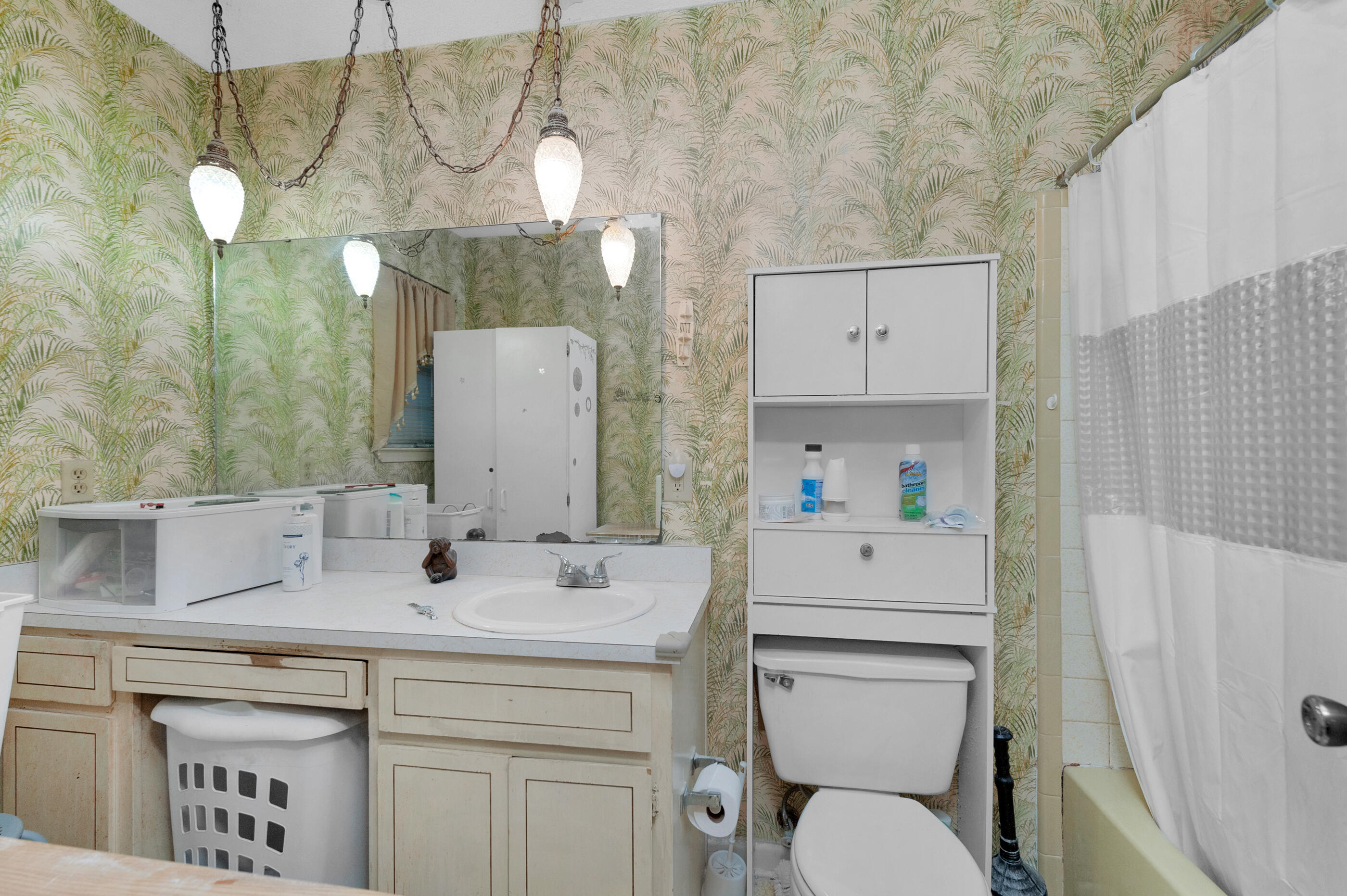 LAKEVIEW ESTATES LOT 8 BLK B - Residential