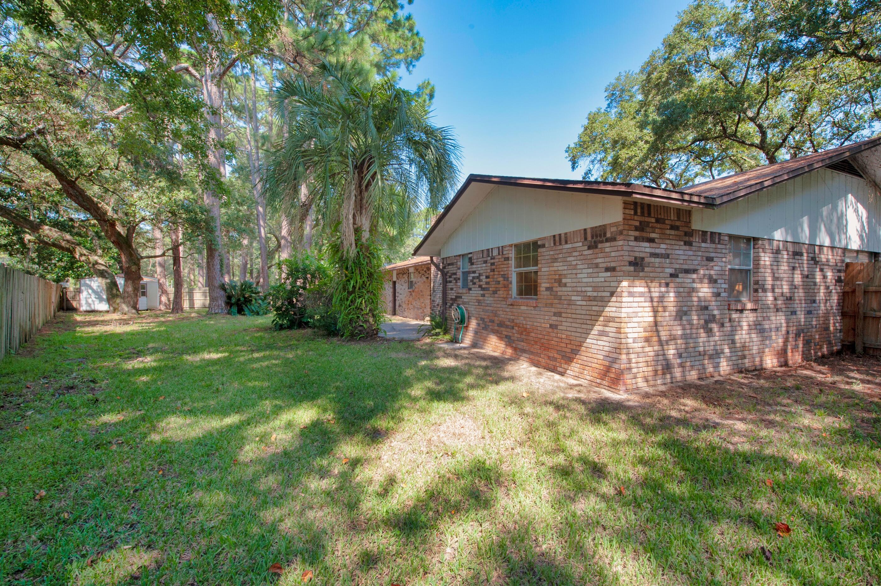 LAKEVIEW ESTATES LOT 8 BLK B - Residential