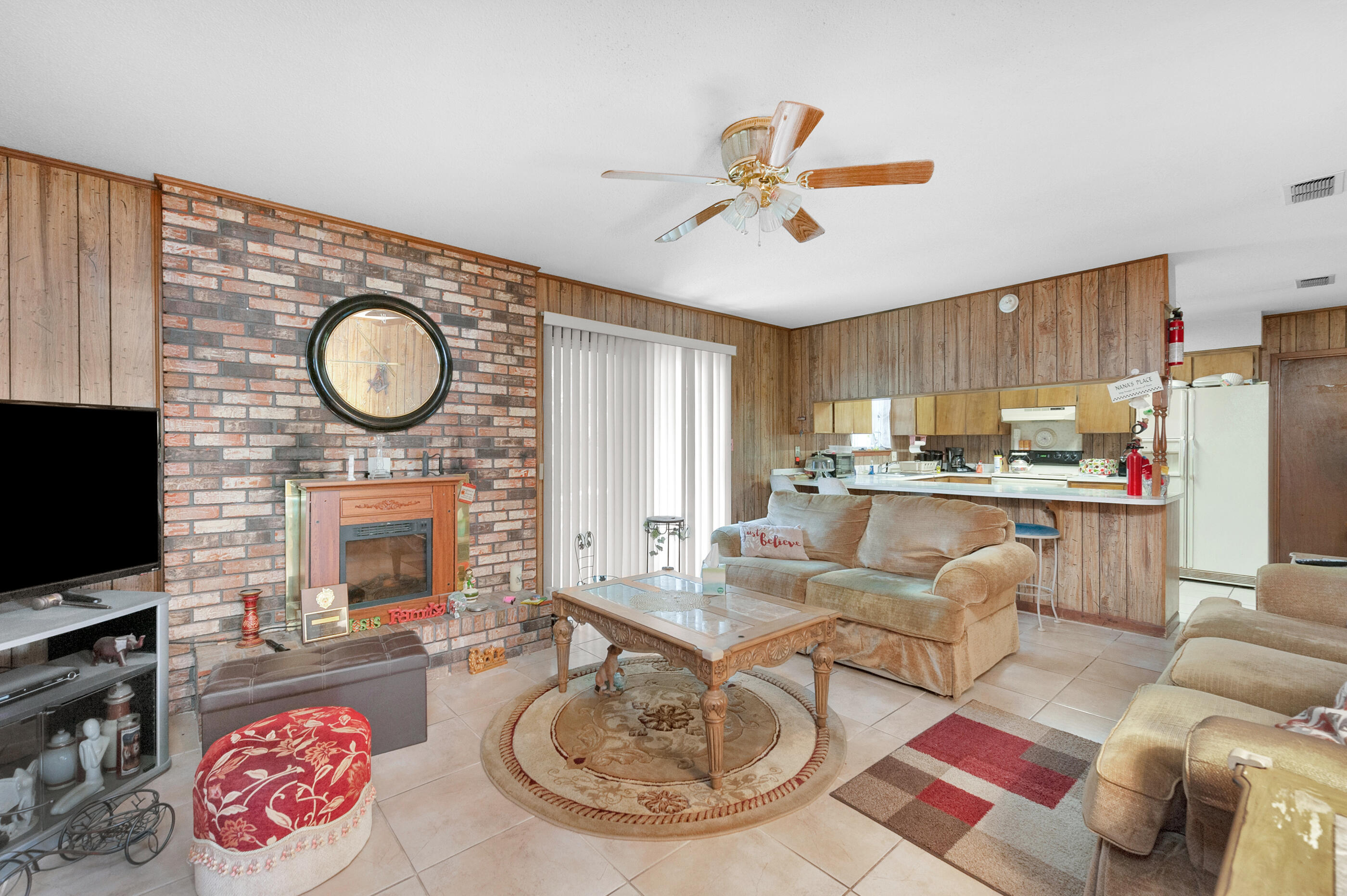 LAKEVIEW ESTATES LOT 8 BLK B - Residential