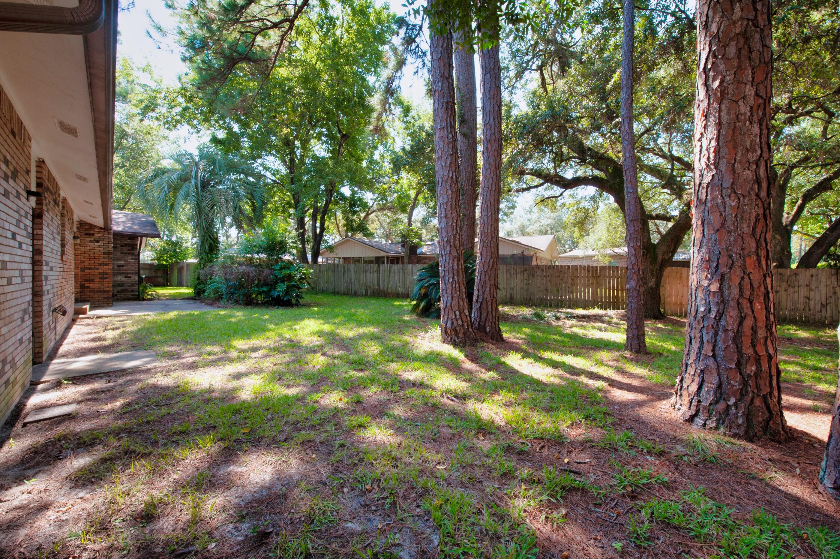 LAKEVIEW ESTATES LOT 8 BLK B - Residential