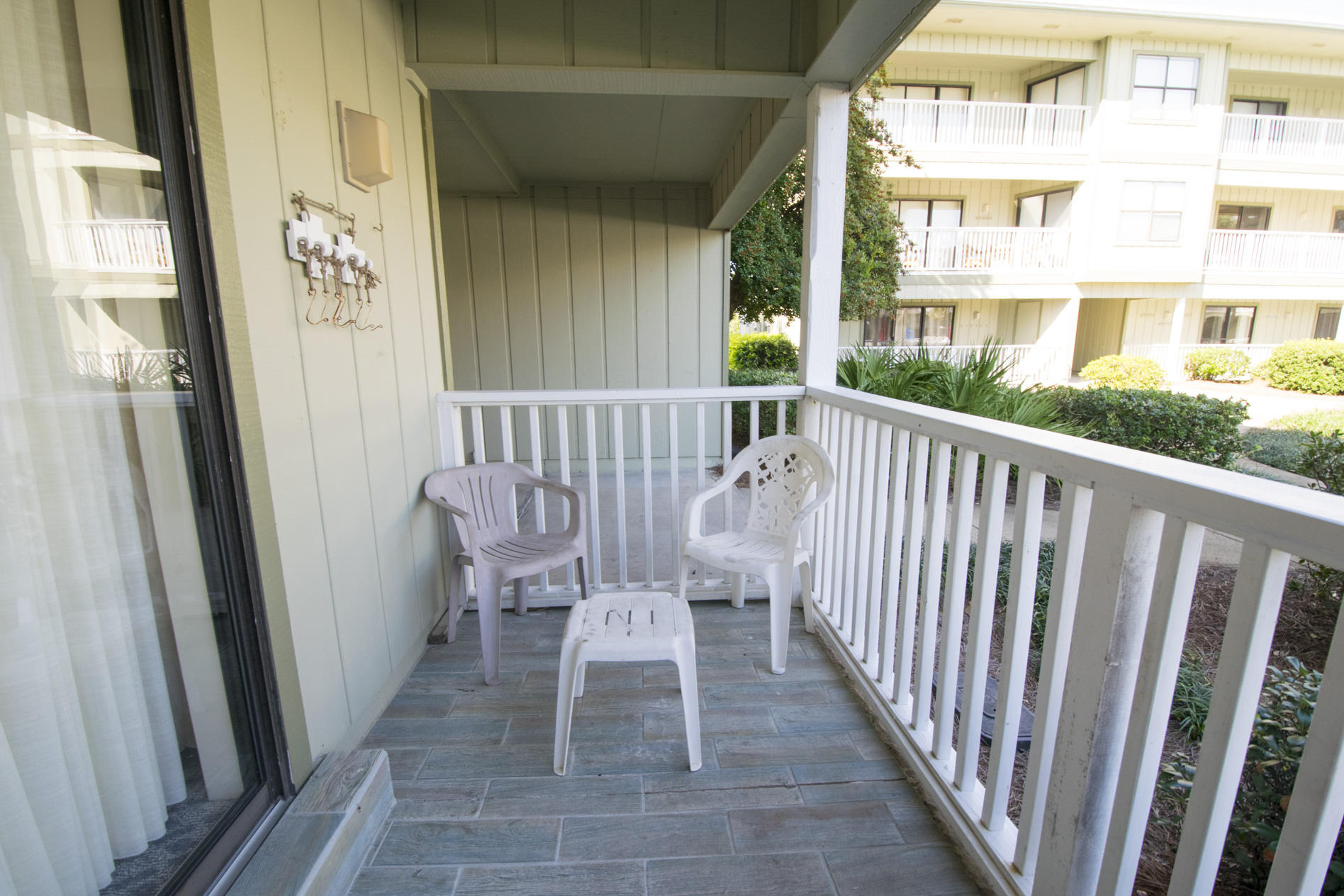 BEACHWOOD VILLAS CONDO - Residential