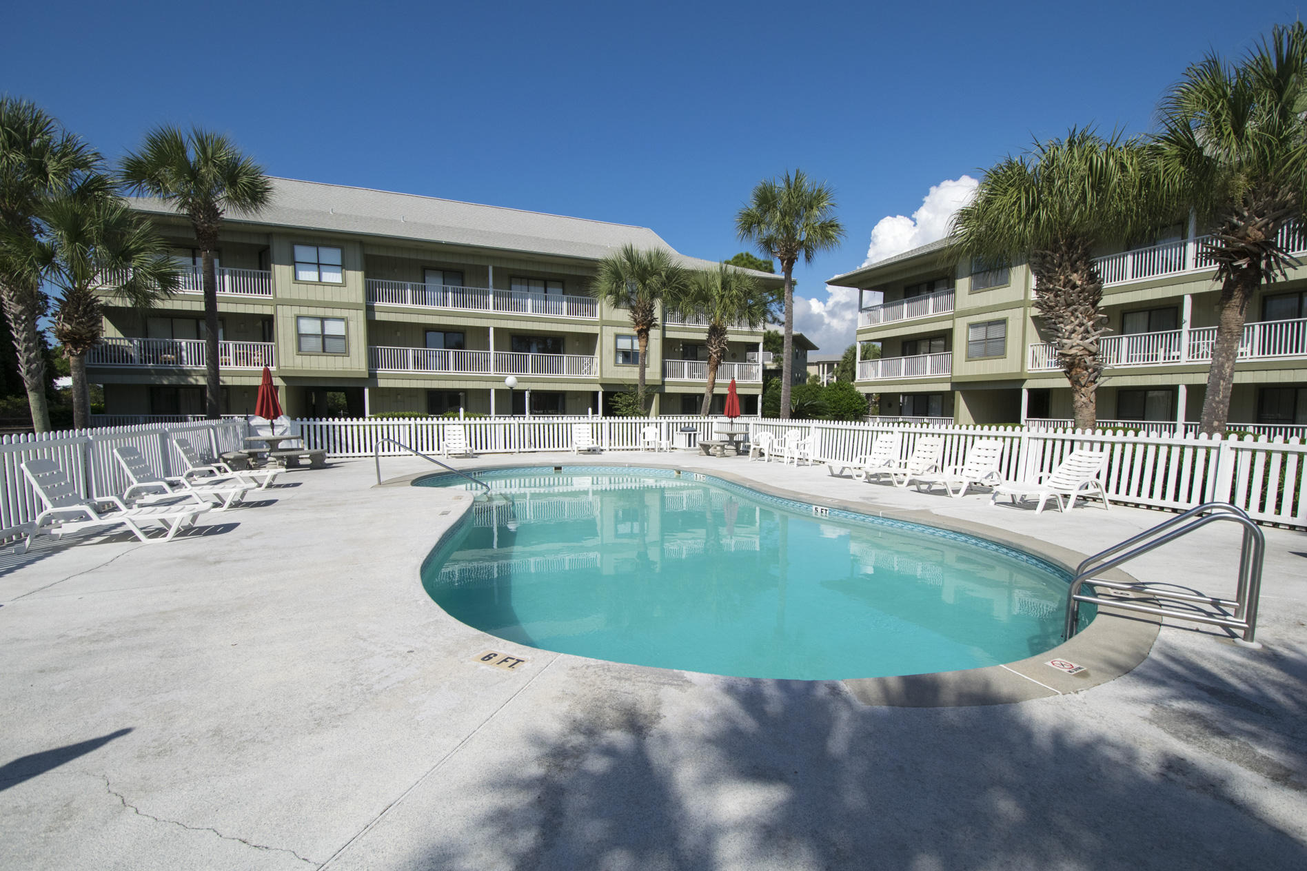 BEACHWOOD VILLAS CONDO - Residential