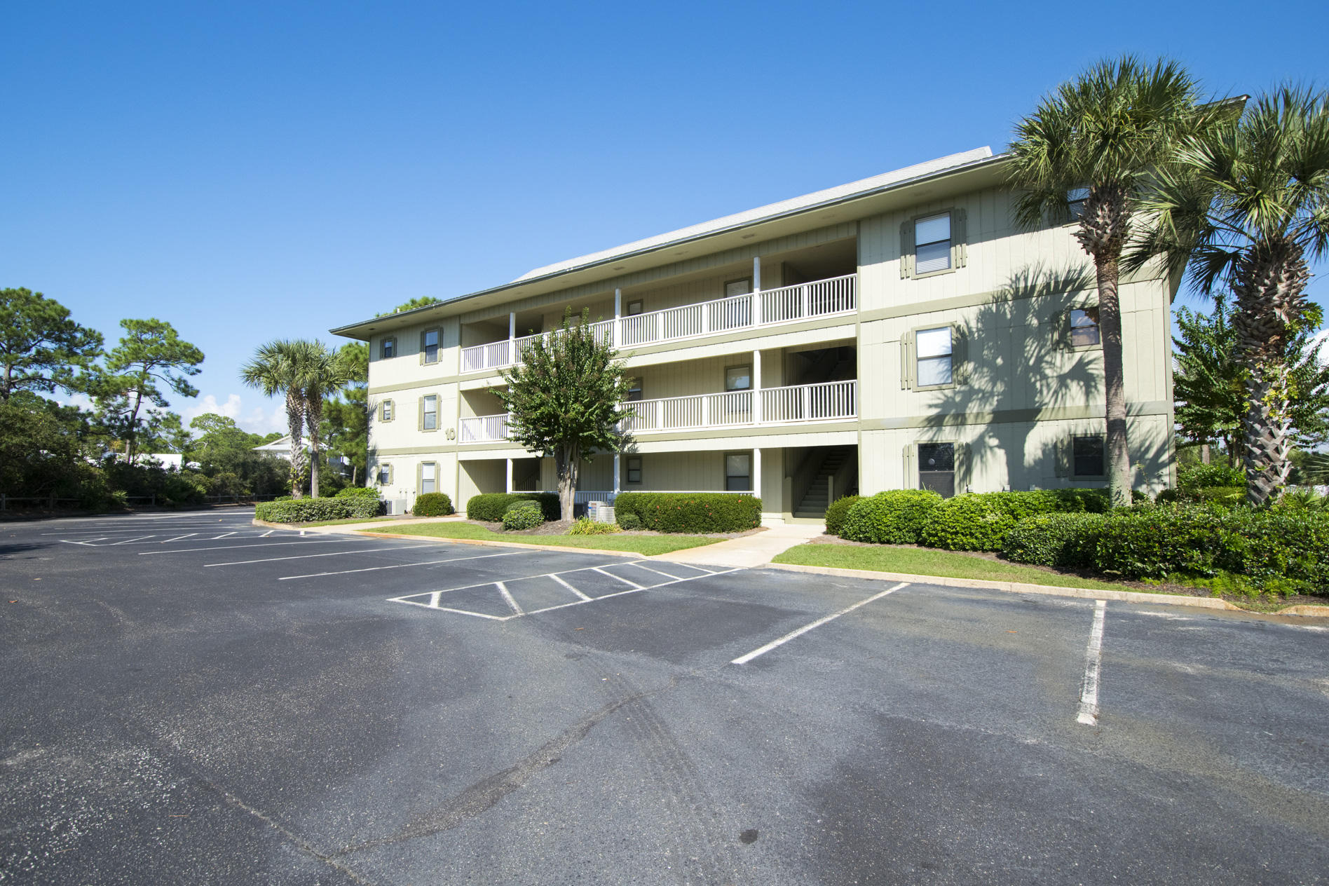 BEACHWOOD VILLAS CONDO - Residential