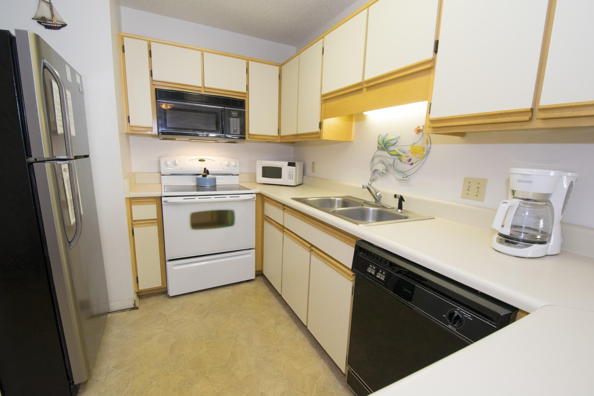 BEACHWOOD VILLAS CONDO - Residential