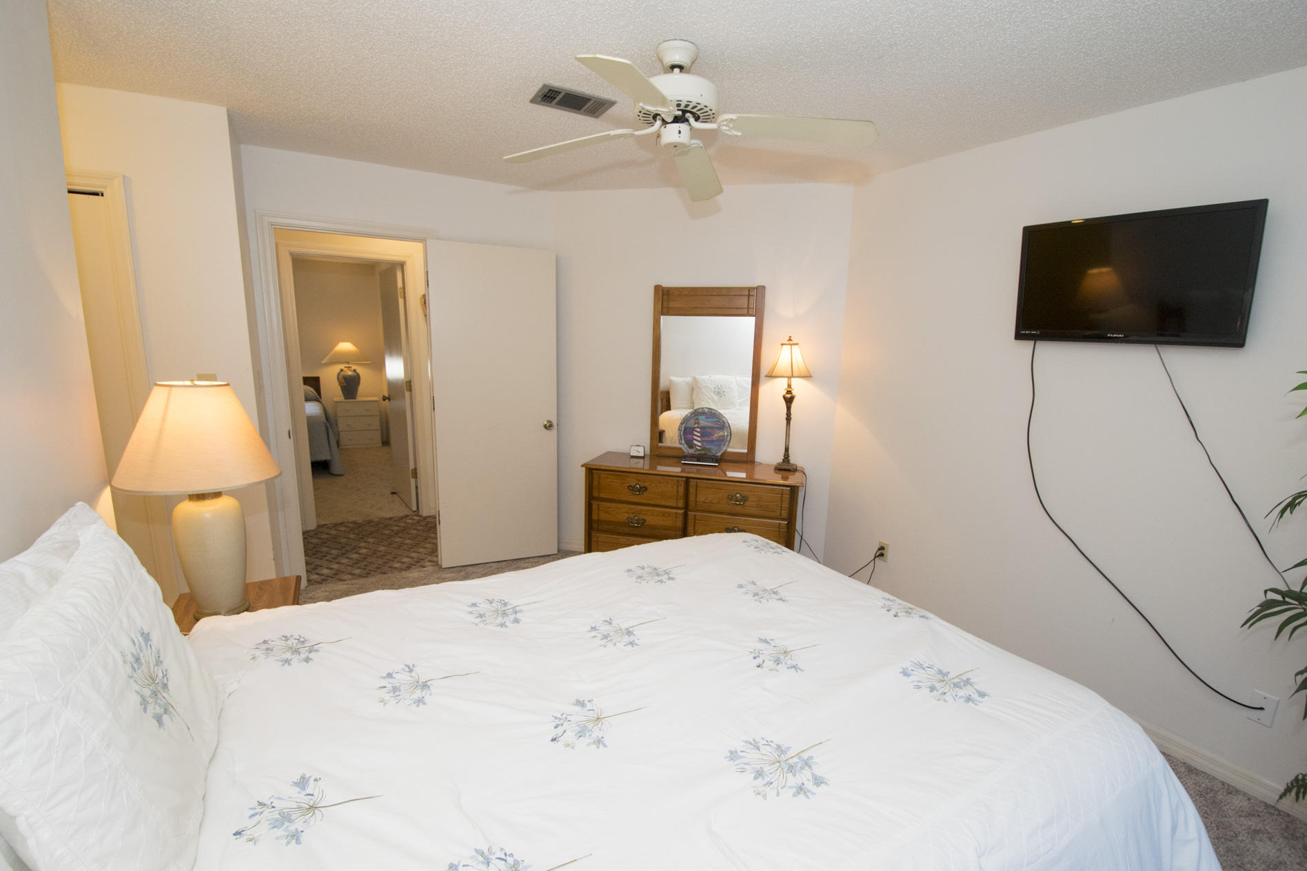 BEACHWOOD VILLAS CONDO - Residential