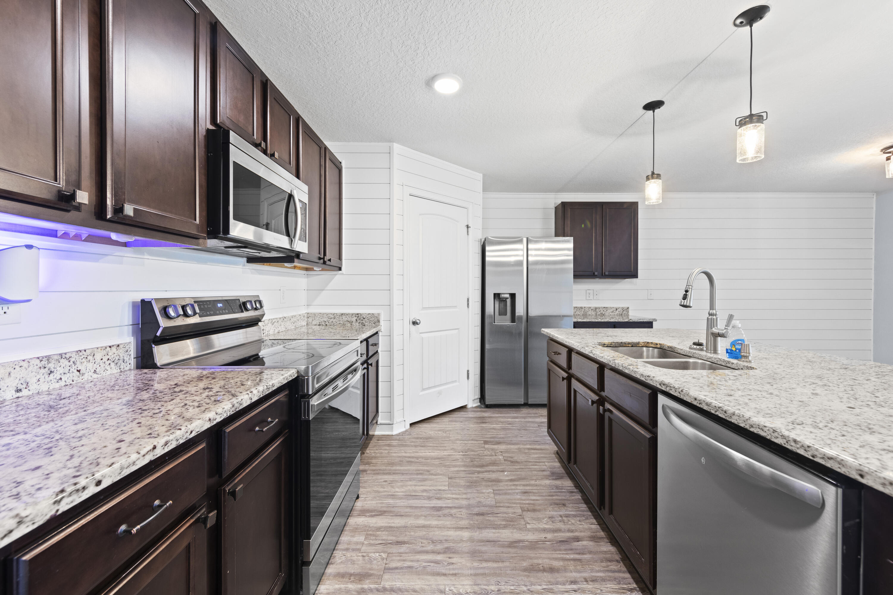 Redstone Commons - Residential Lease
