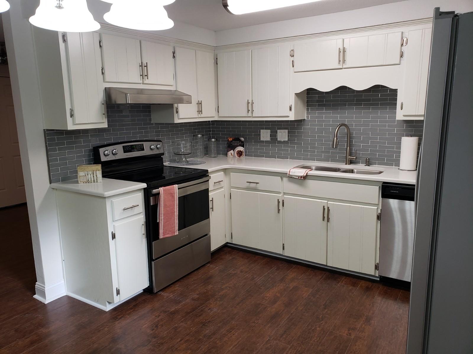 AVERITT ADDN TO CRESTVIEW - Residential