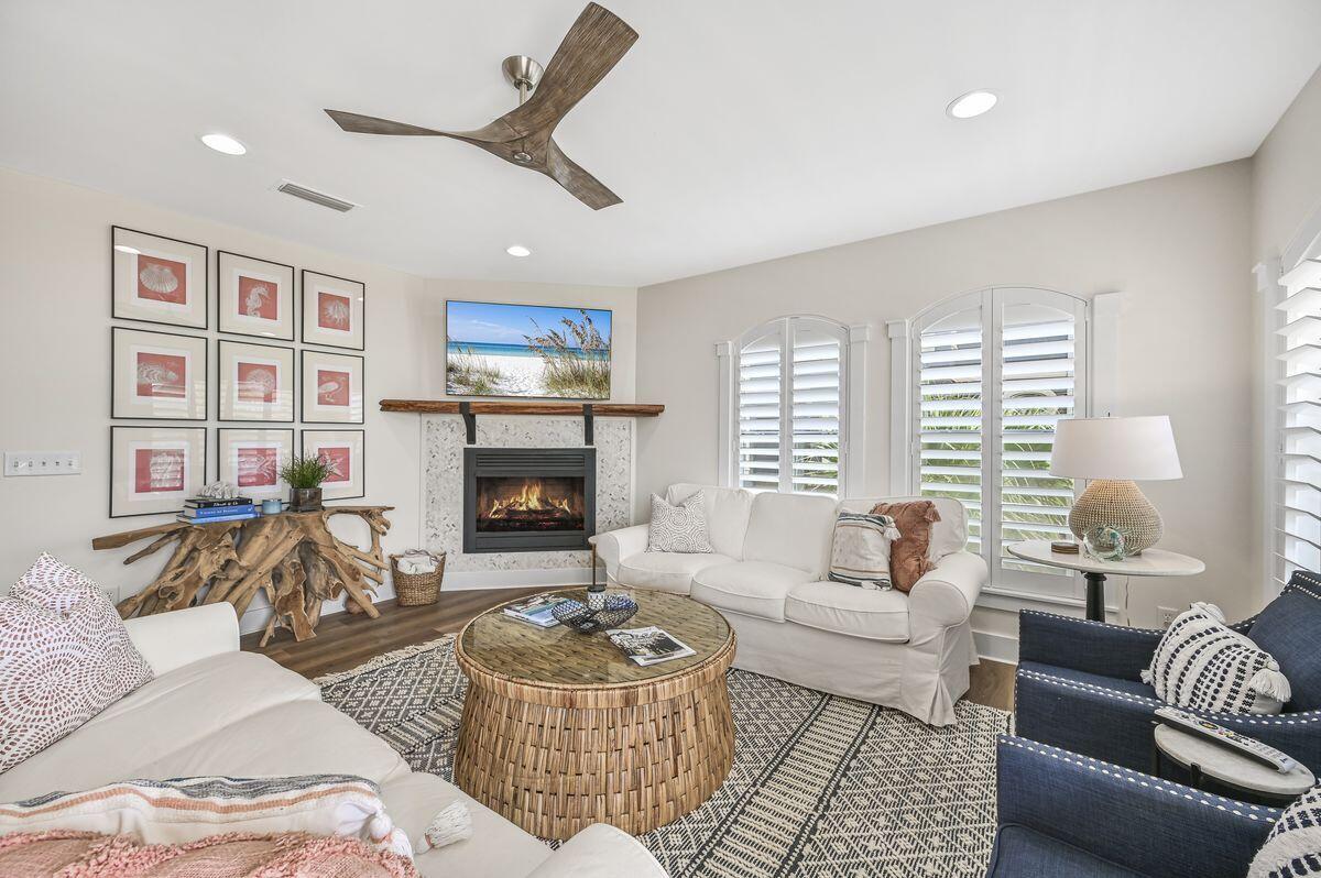 SEAVIEW VILLAS - Residential