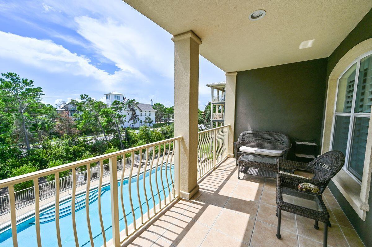 SEAVIEW VILLAS - Residential