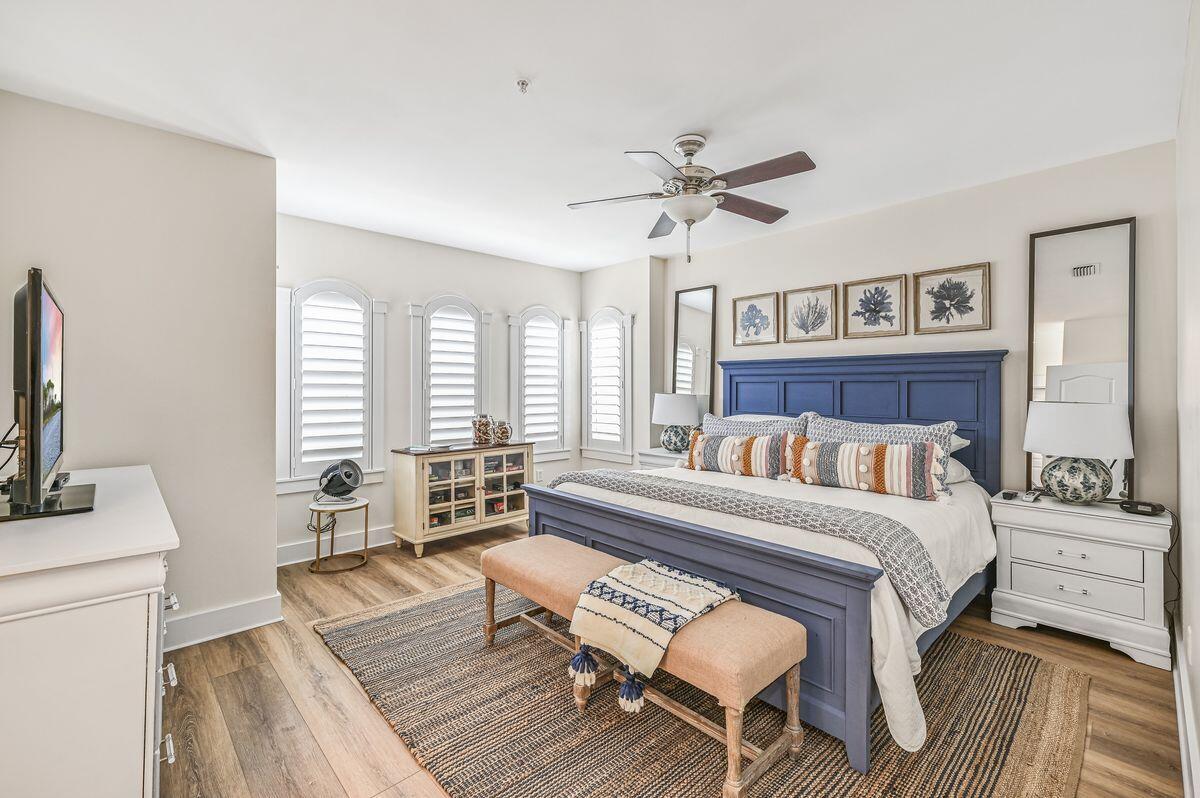 SEAVIEW VILLAS - Residential