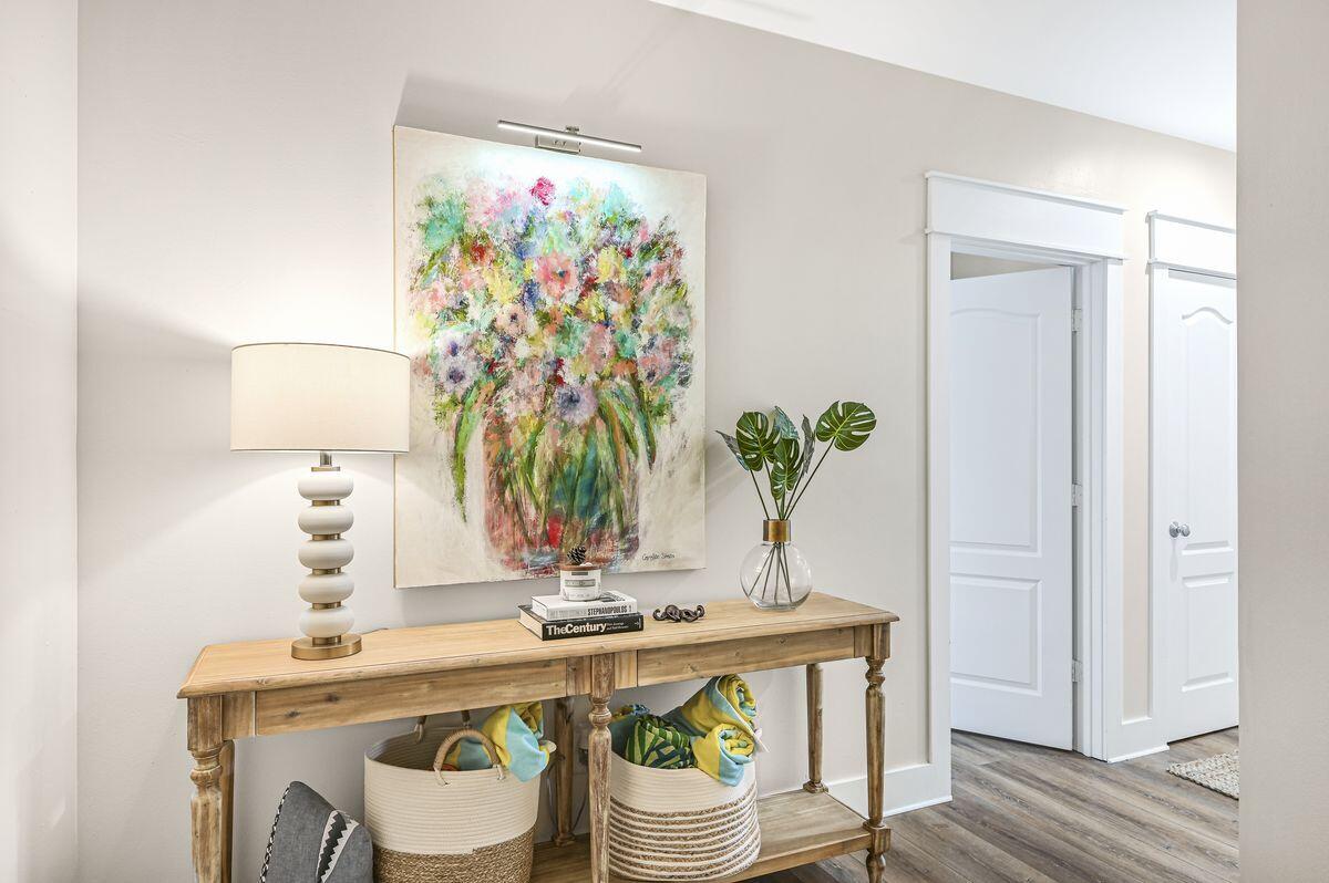 SEAVIEW VILLAS - Residential