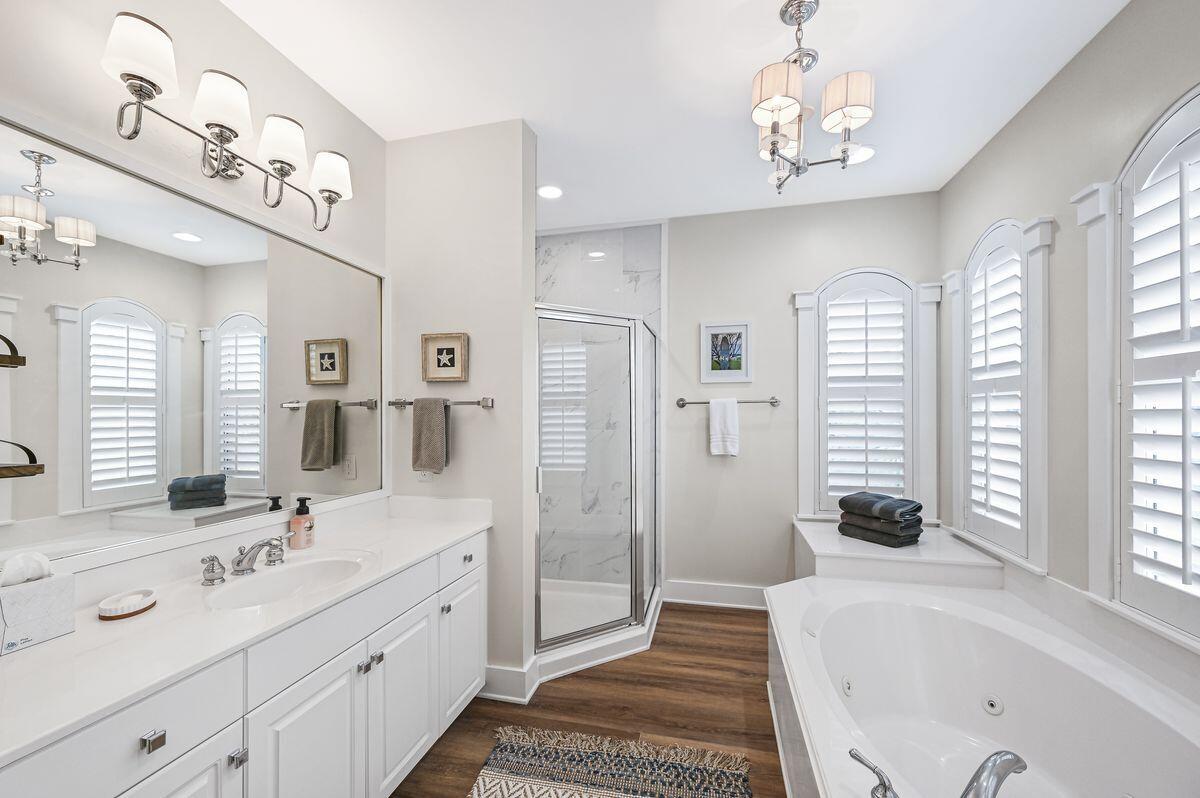 SEAVIEW VILLAS - Residential