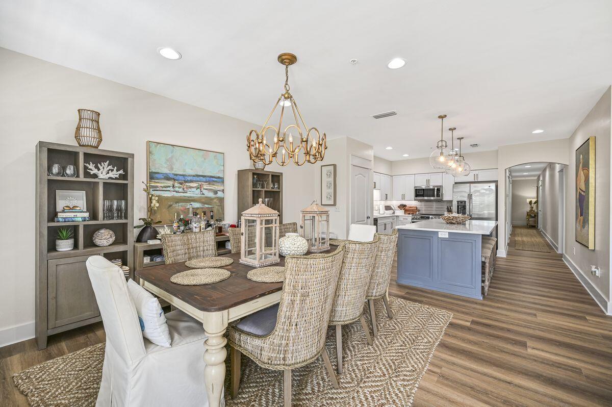 SEAVIEW VILLAS - Residential