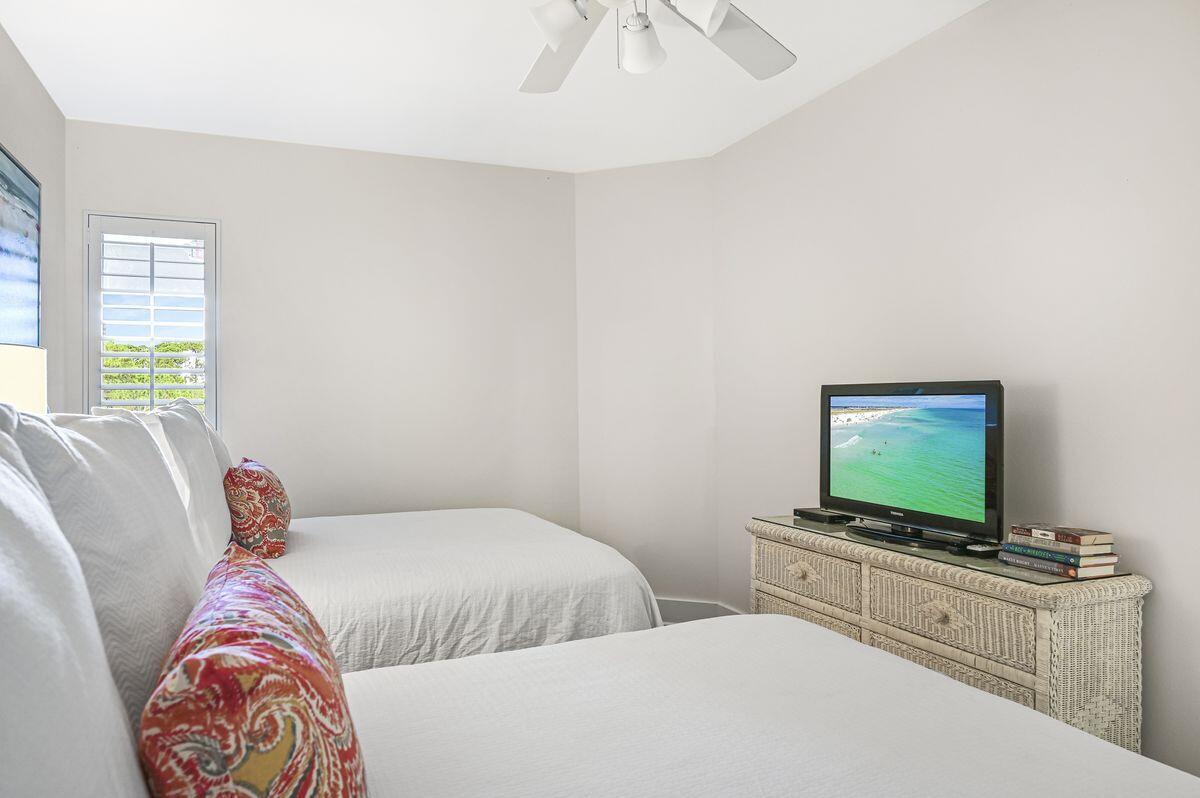 SEAVIEW VILLAS - Residential