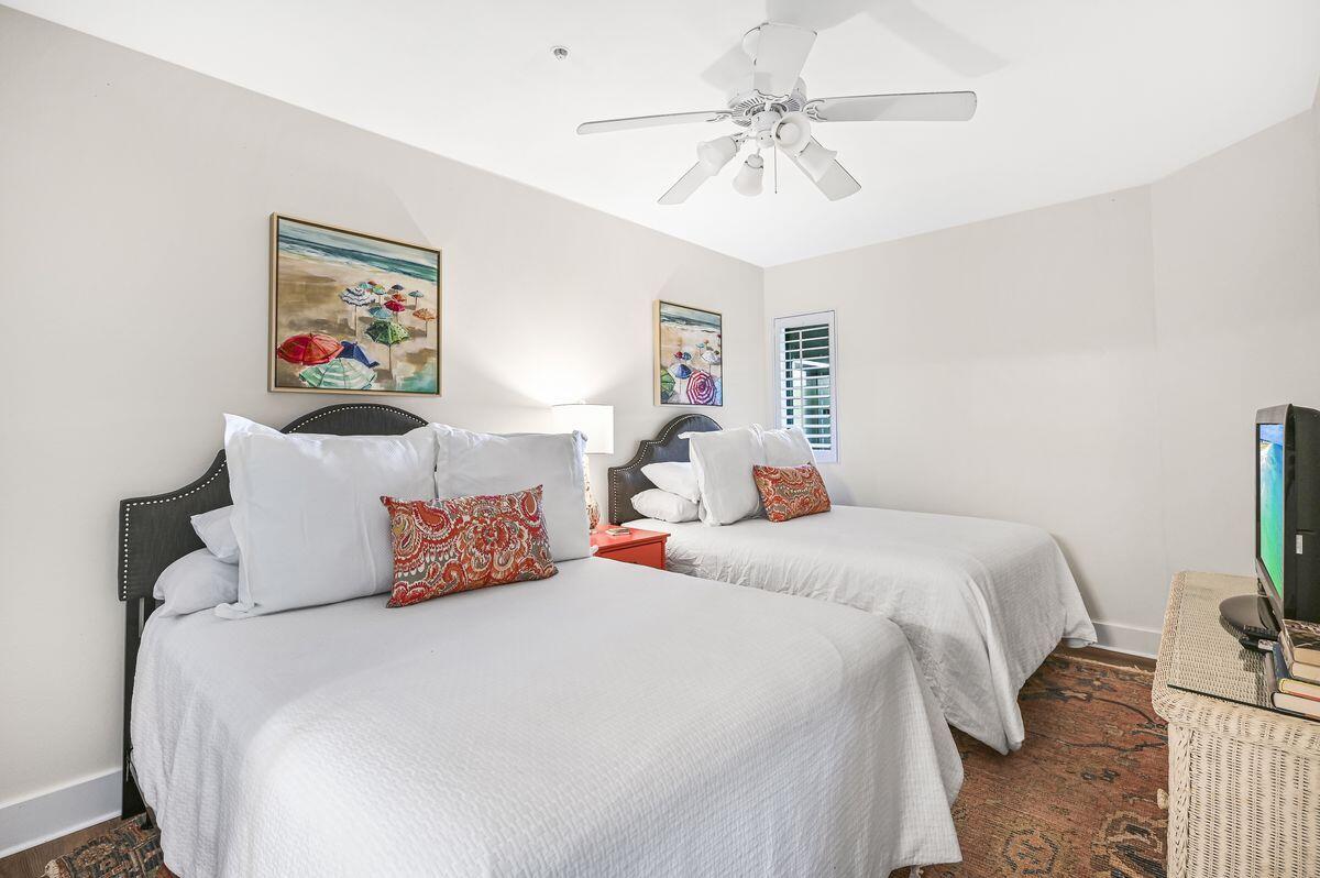 SEAVIEW VILLAS - Residential