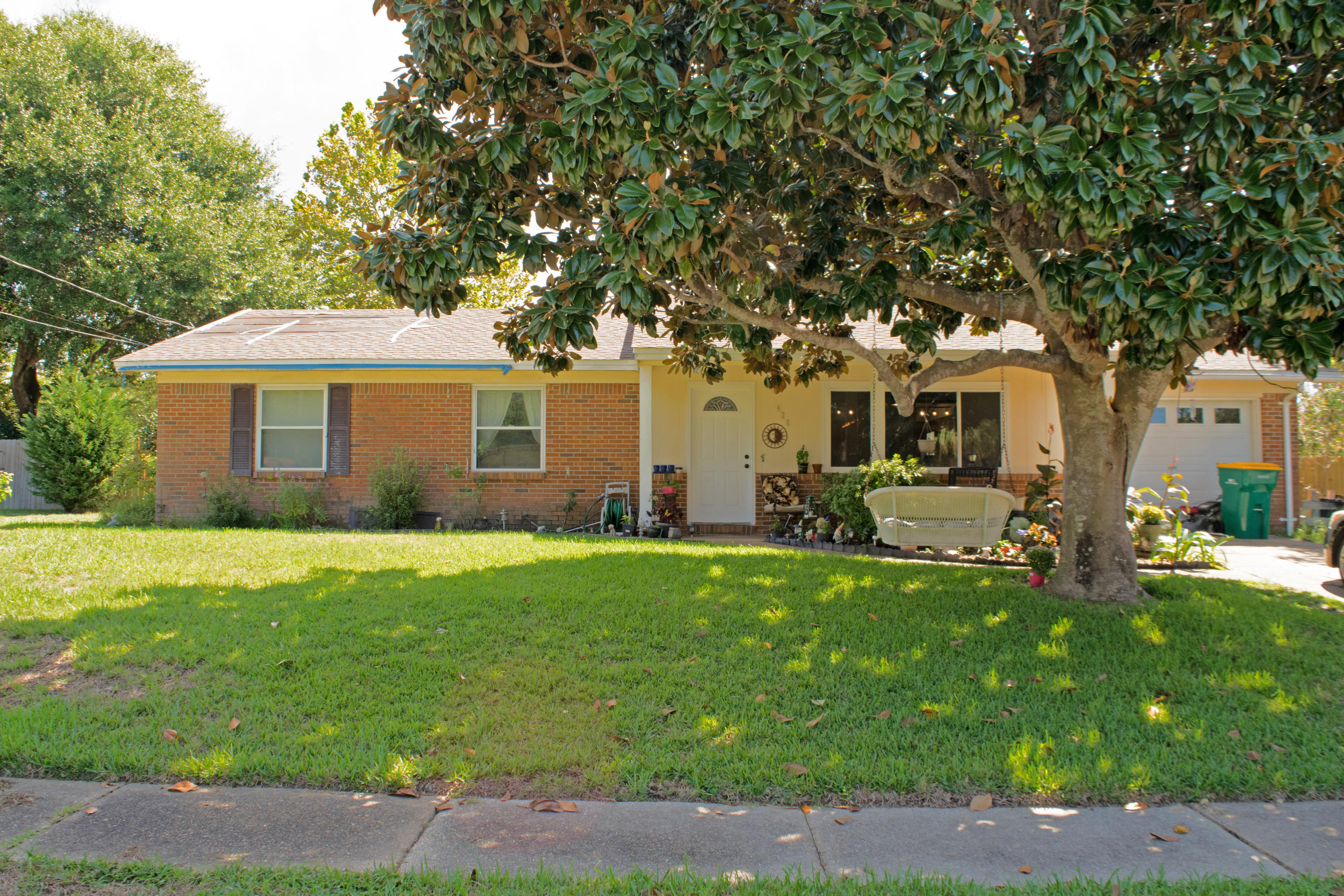 Right in the Heart of Destin! This home is Perfectly located in ''The World's Luckiest Fishing Village'' known as Destin. Just minutes away from the Famous Sugar White Sand Beaches, the Harbor, shopping and restaurants. With a little TLC this property will be turned into a dream come true!