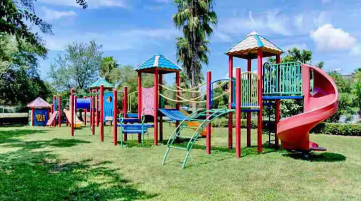 PALMS OF DESTIN (THE) - Residential