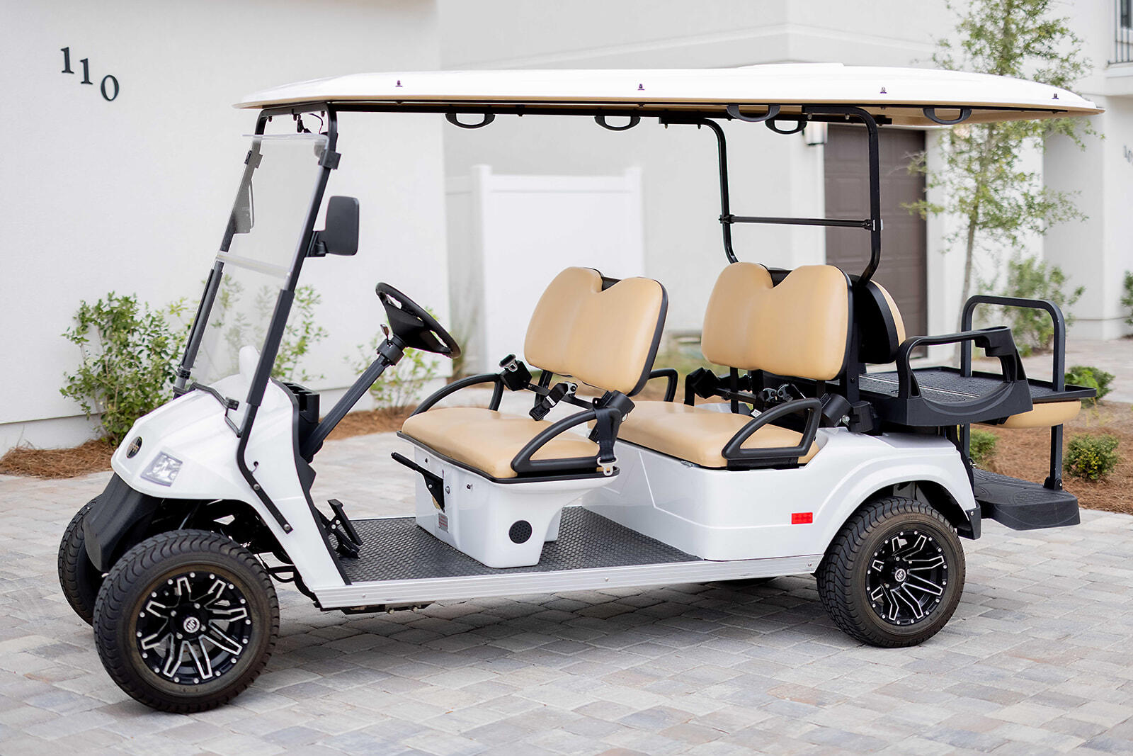 HIDDEN PALMS - Residential