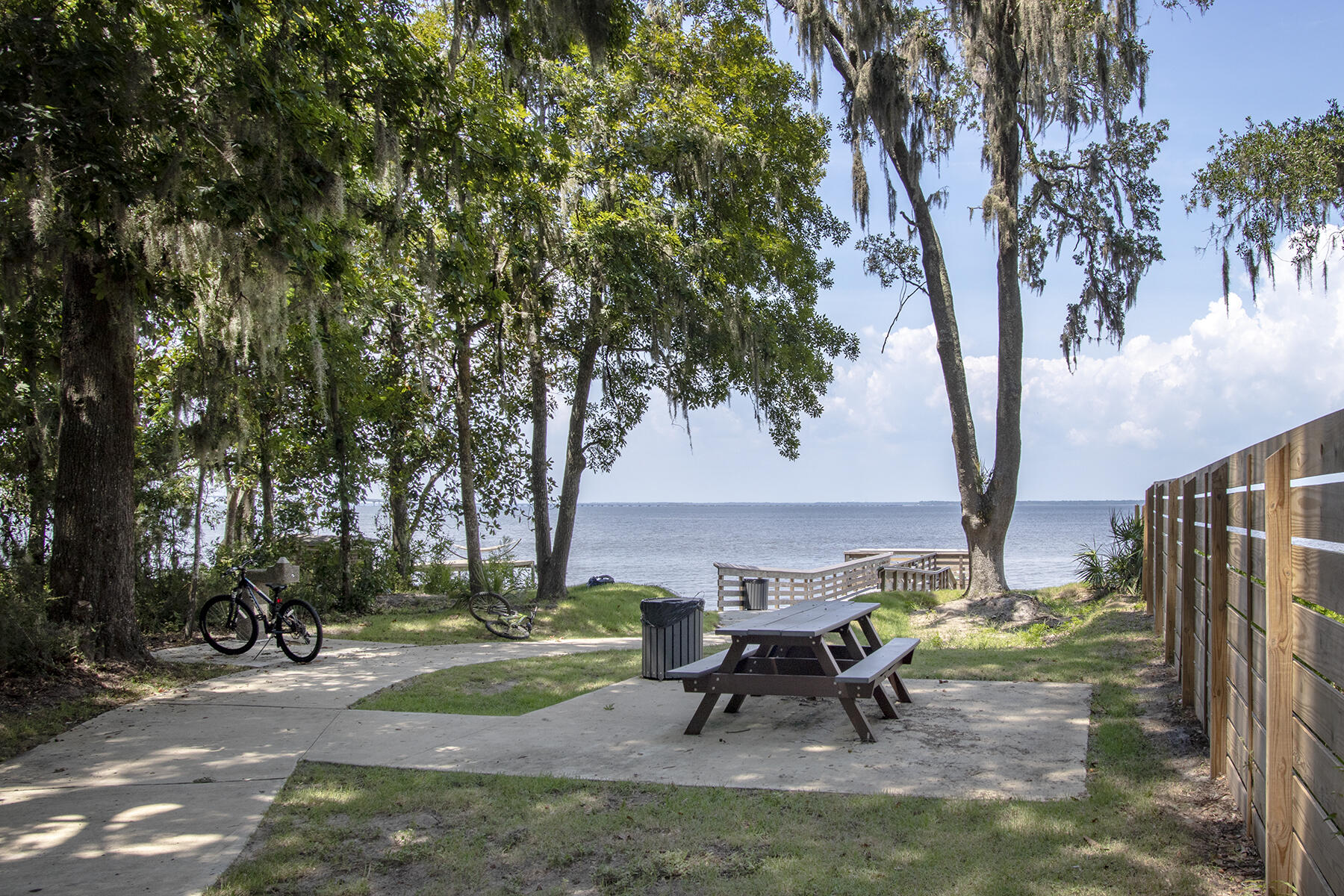 MAGNOLIA BEACH - Land