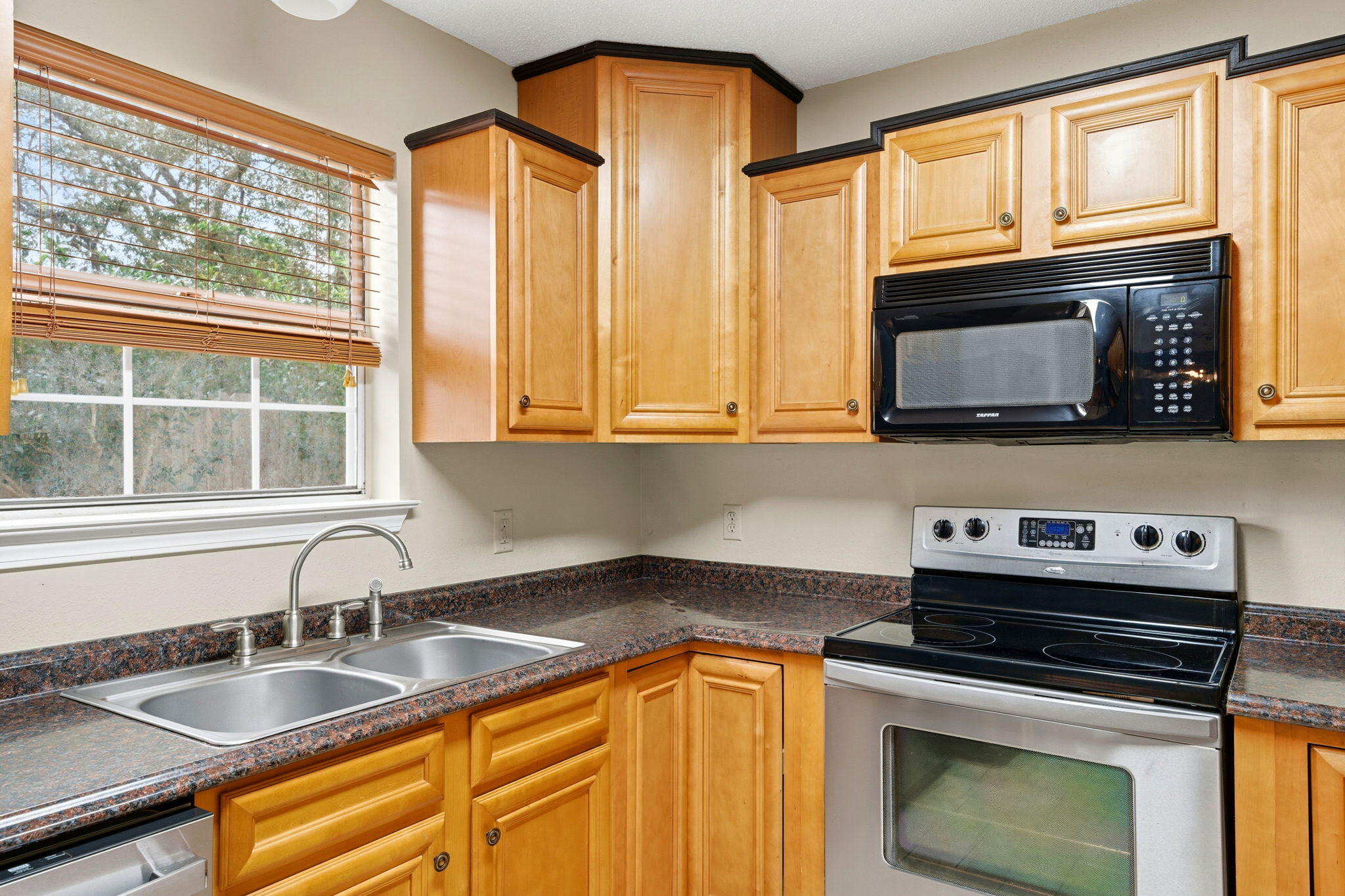 MONAHAN MANOR - Residential