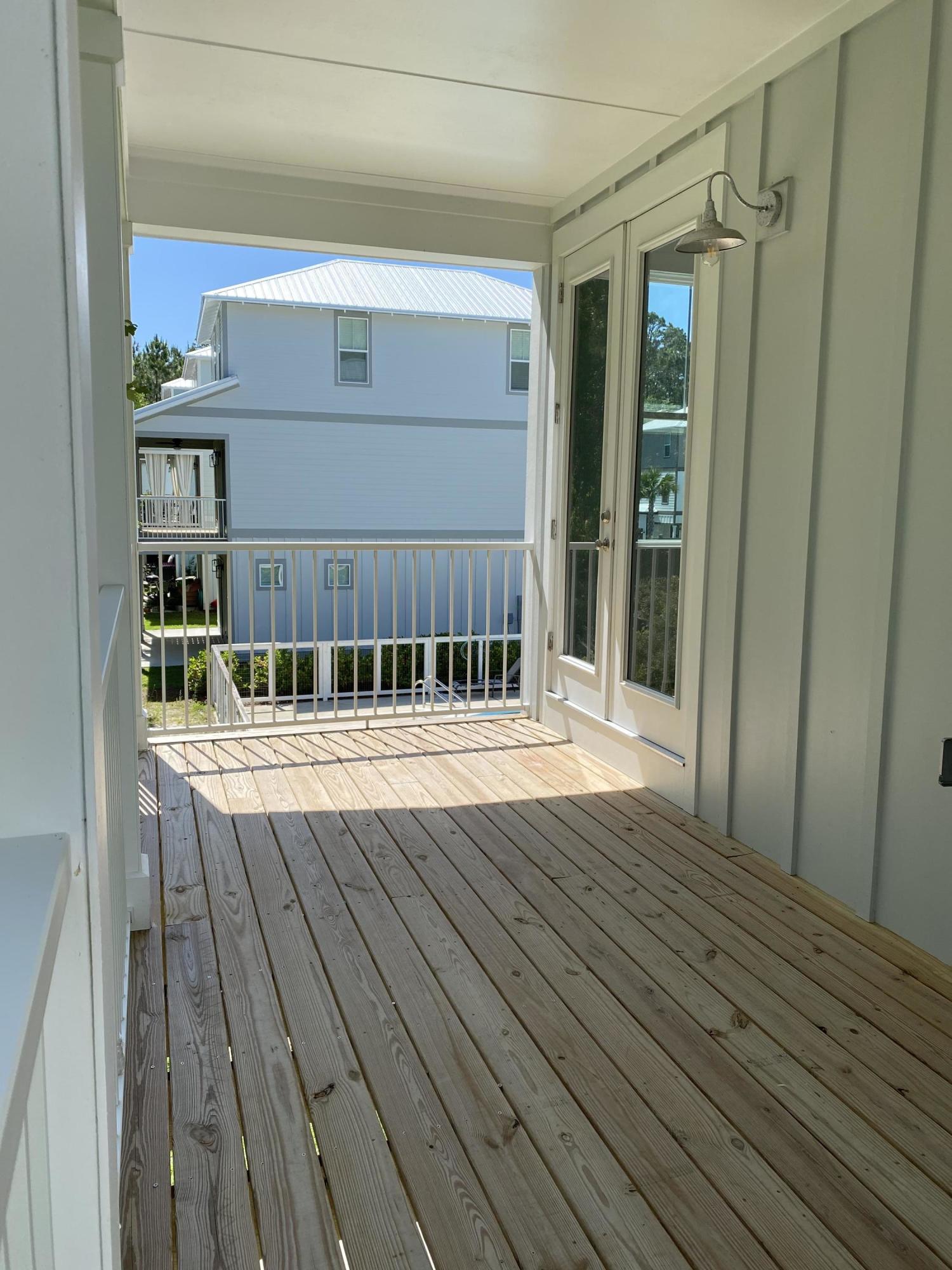 LIGHTHOUSE POINTE - Residential