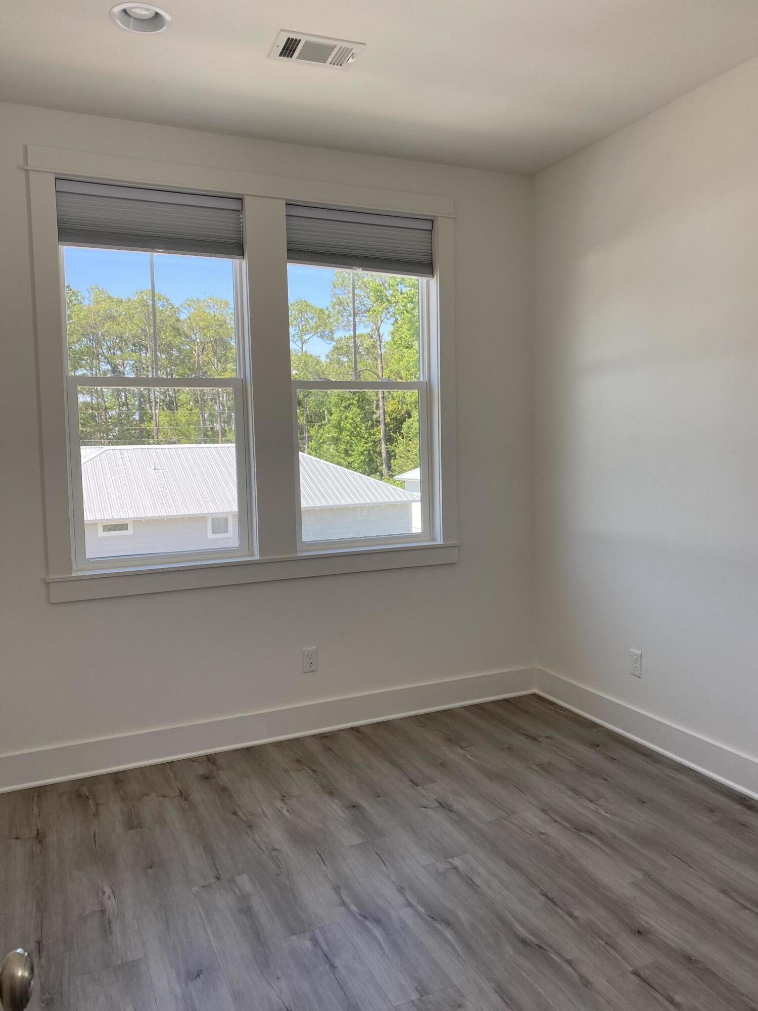 LIGHTHOUSE POINTE - Residential