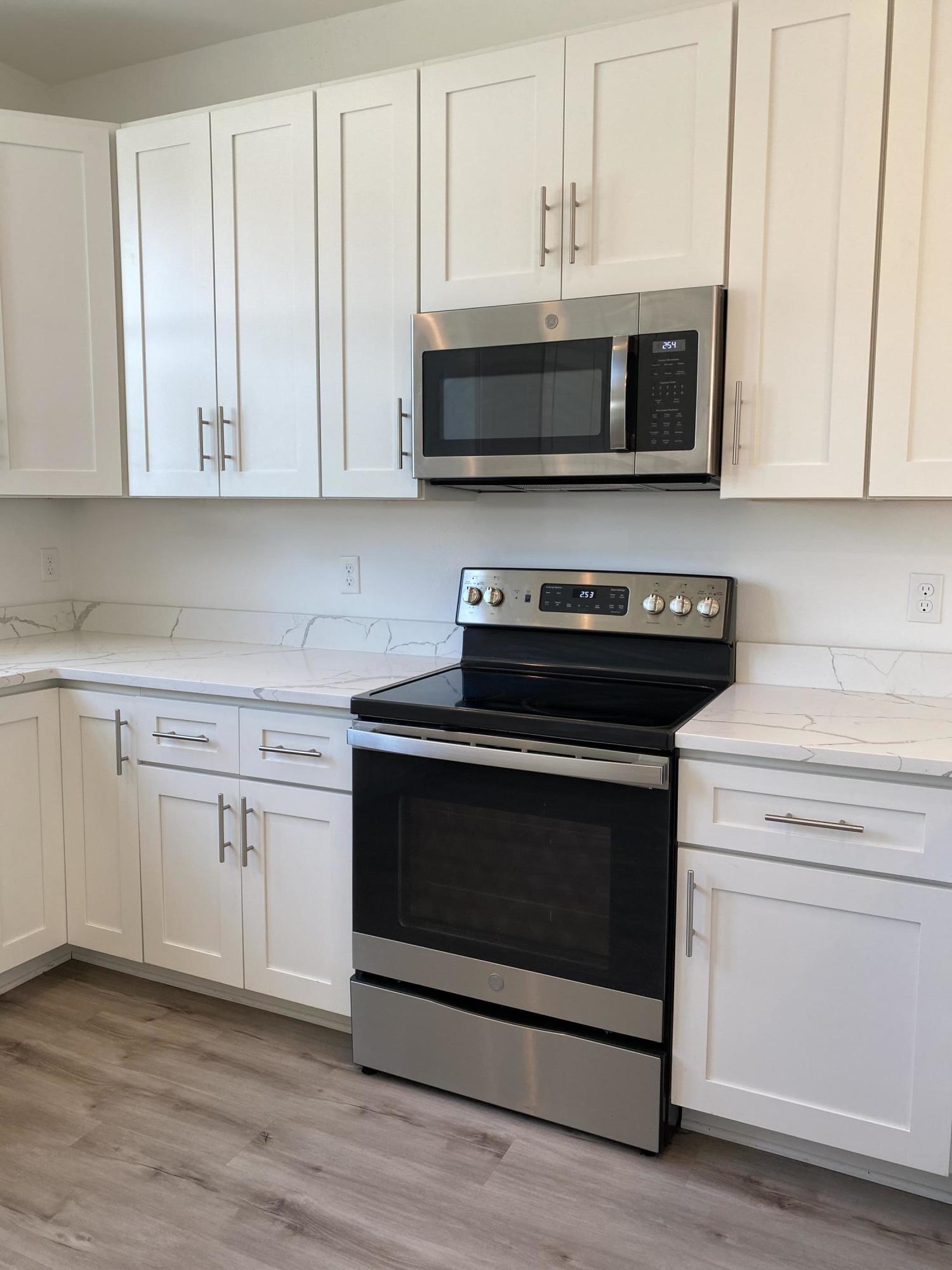 LIGHTHOUSE POINTE - Residential