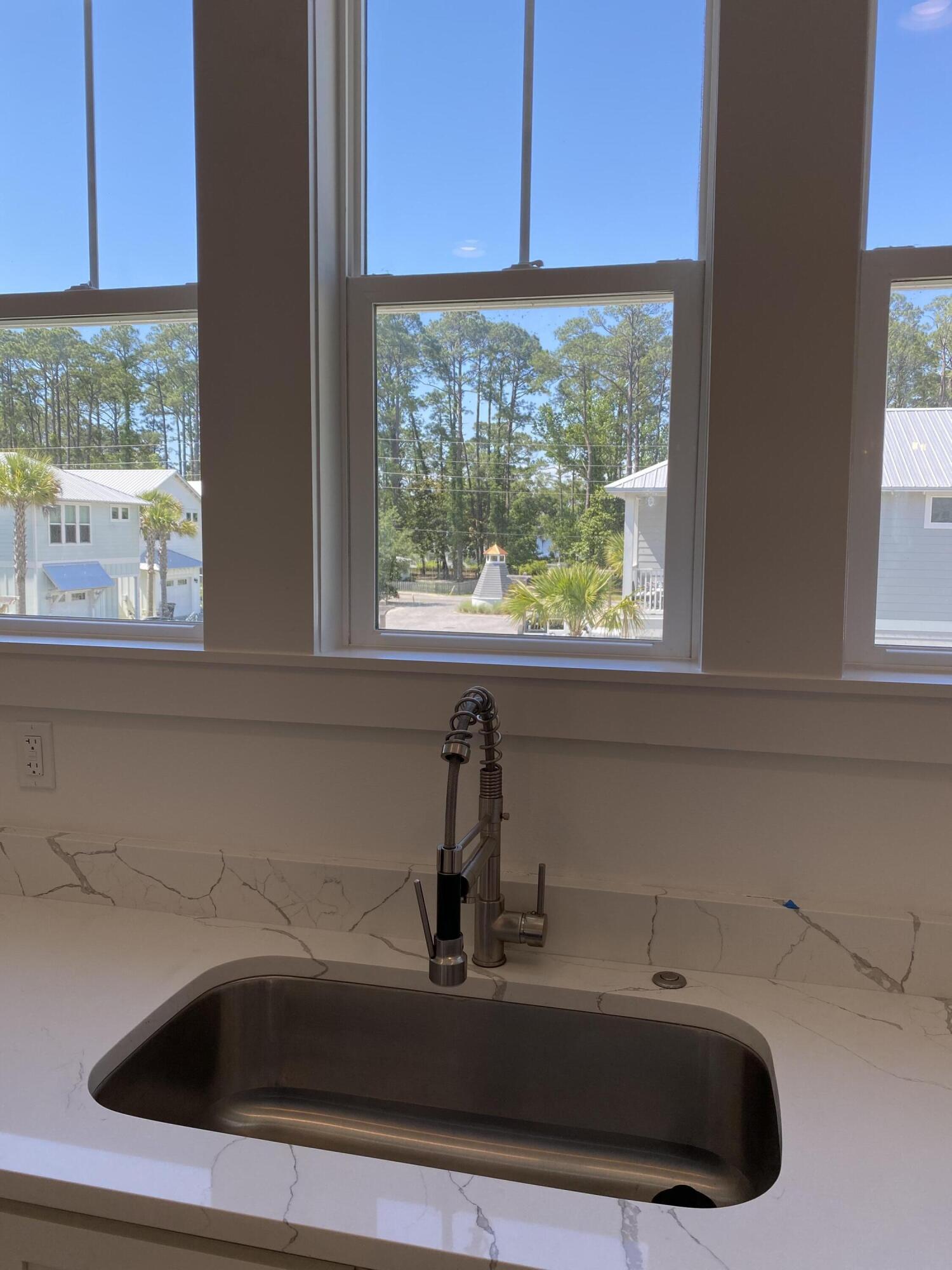 LIGHTHOUSE POINTE - Residential