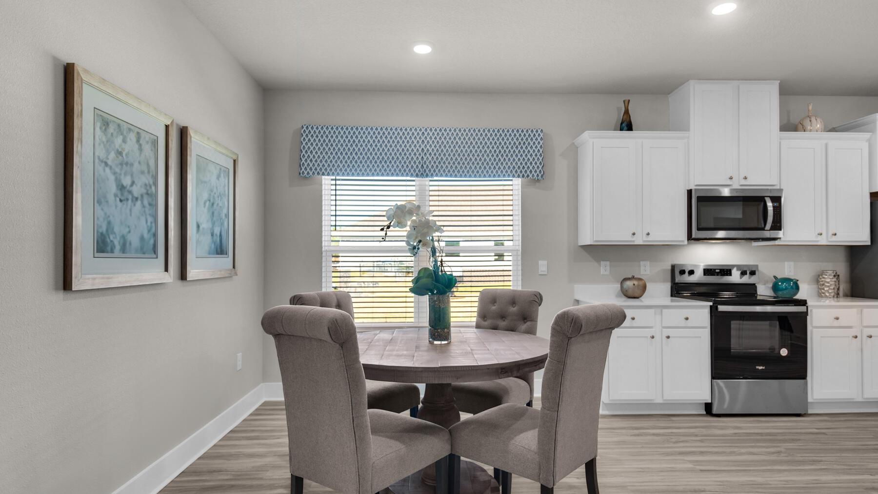 Roman Oaks - Residential