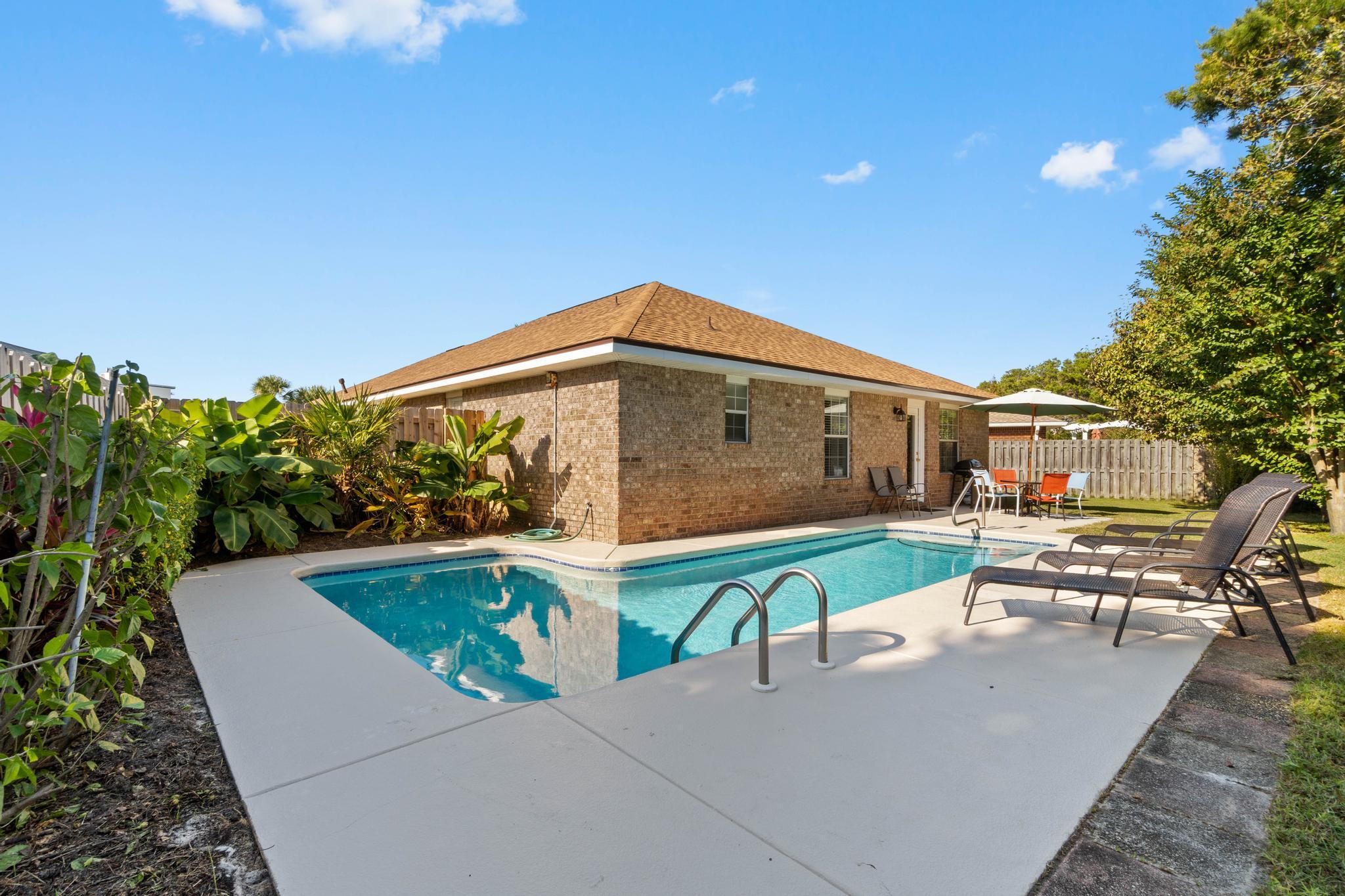 PARADISE RETREAT - Residential