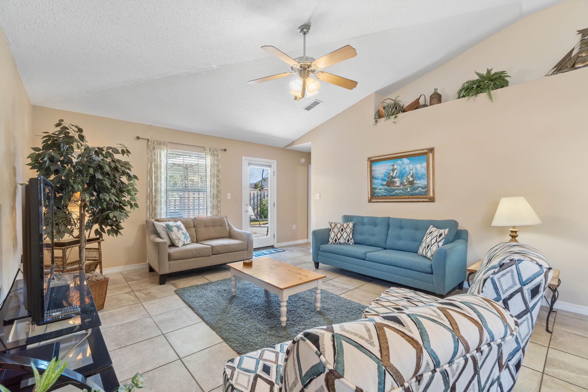 PARADISE RETREAT - Residential