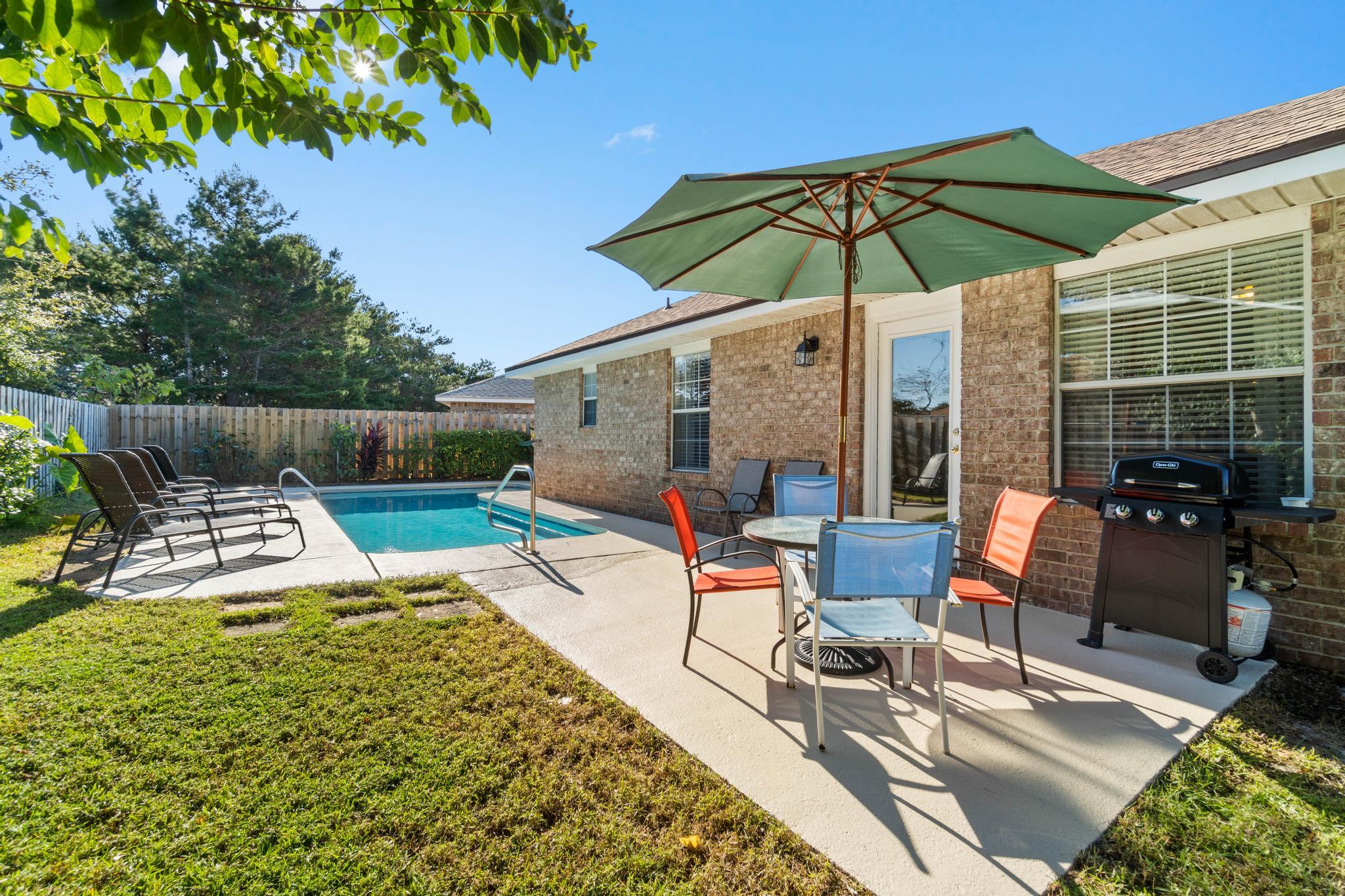 PARADISE RETREAT - Residential