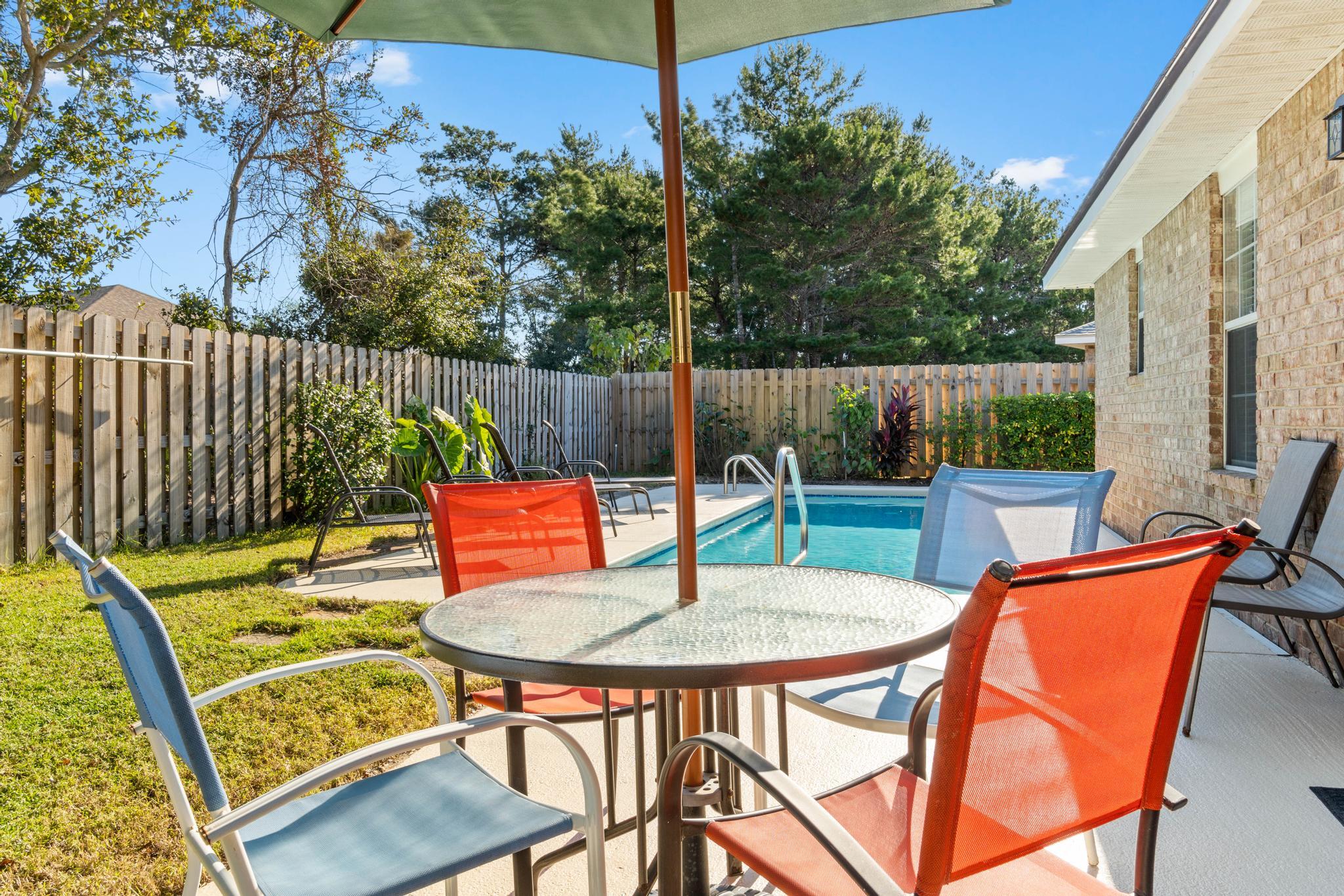 PARADISE RETREAT - Residential