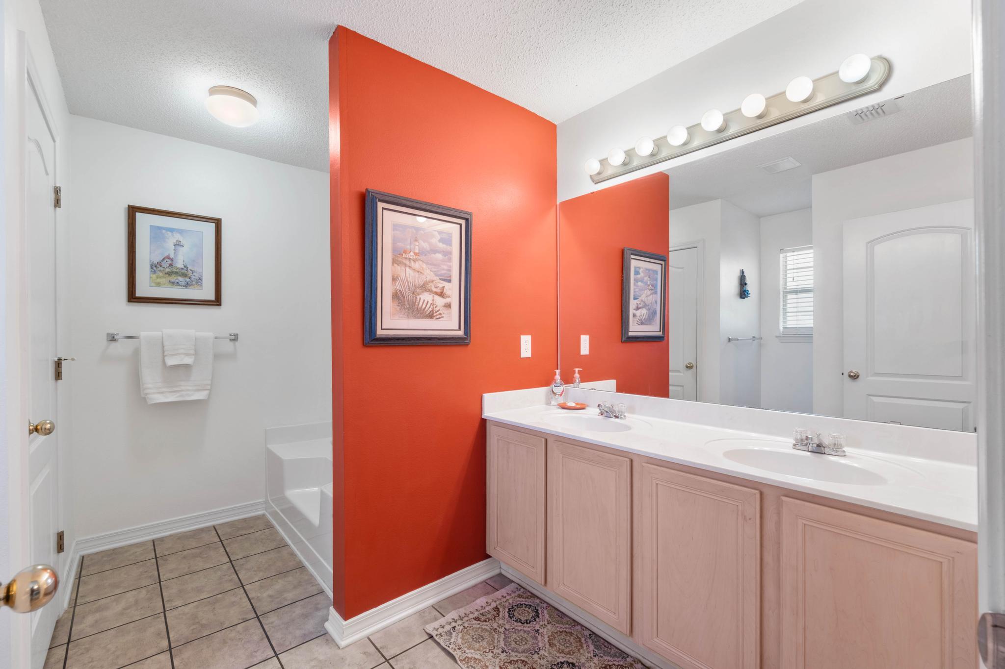 PARADISE RETREAT - Residential