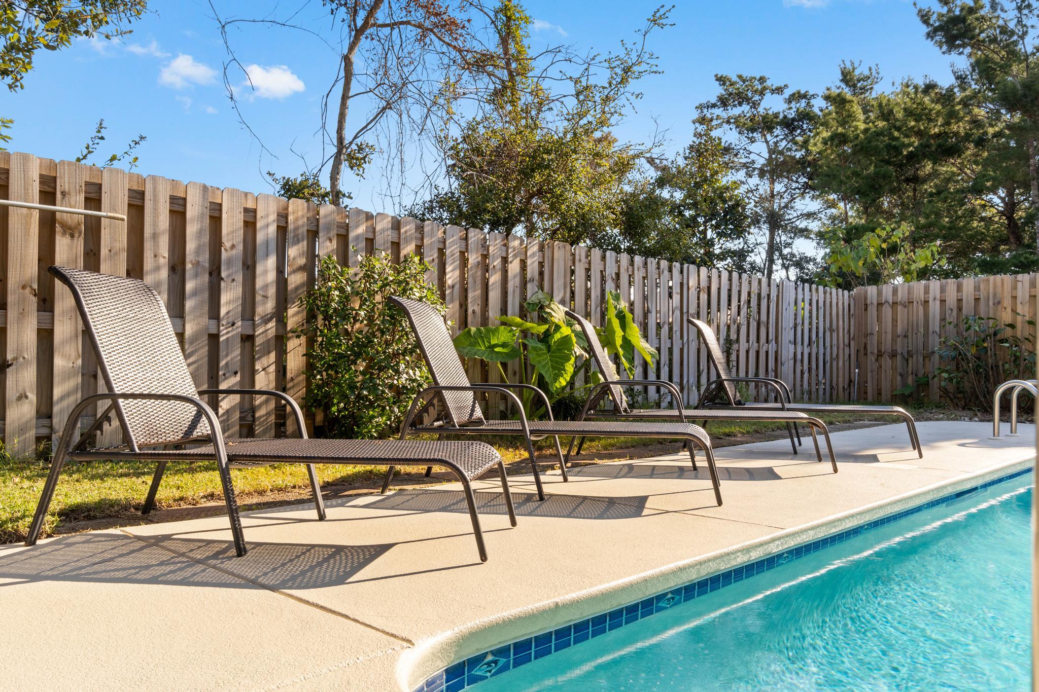 PARADISE RETREAT - Residential