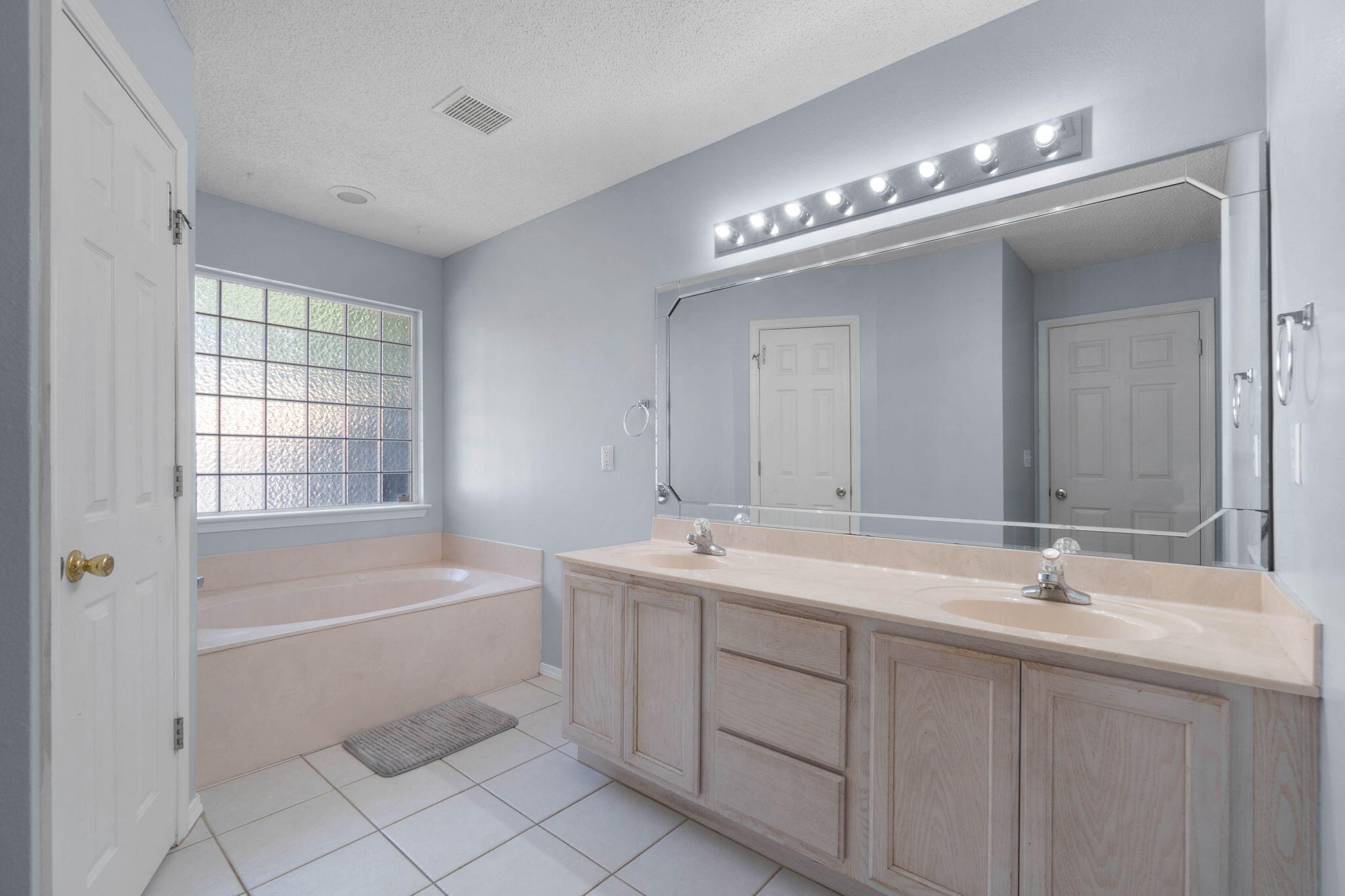 ROYAL OAKS S/D - Residential