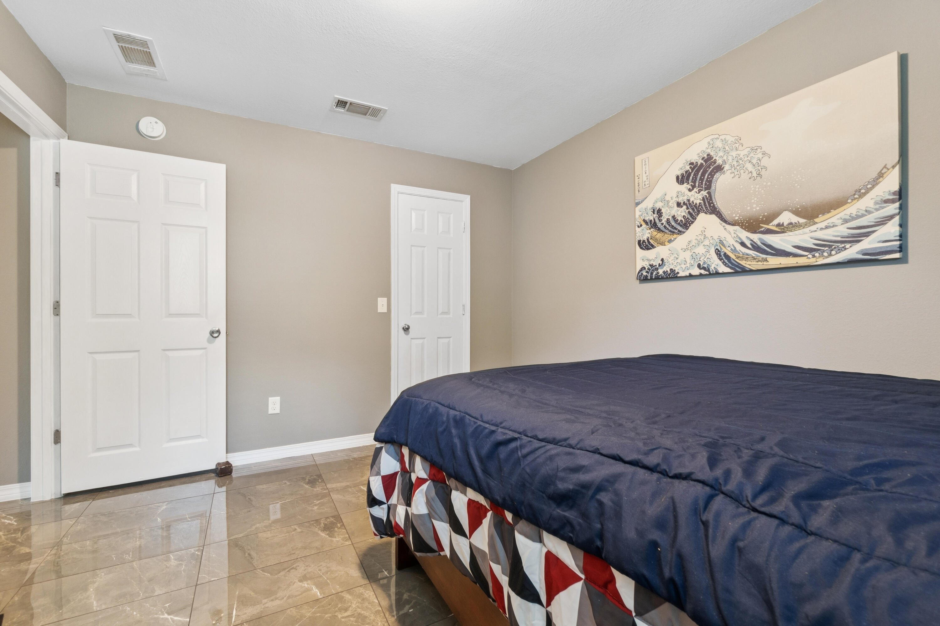 CRESCENT SHORES - Residential
