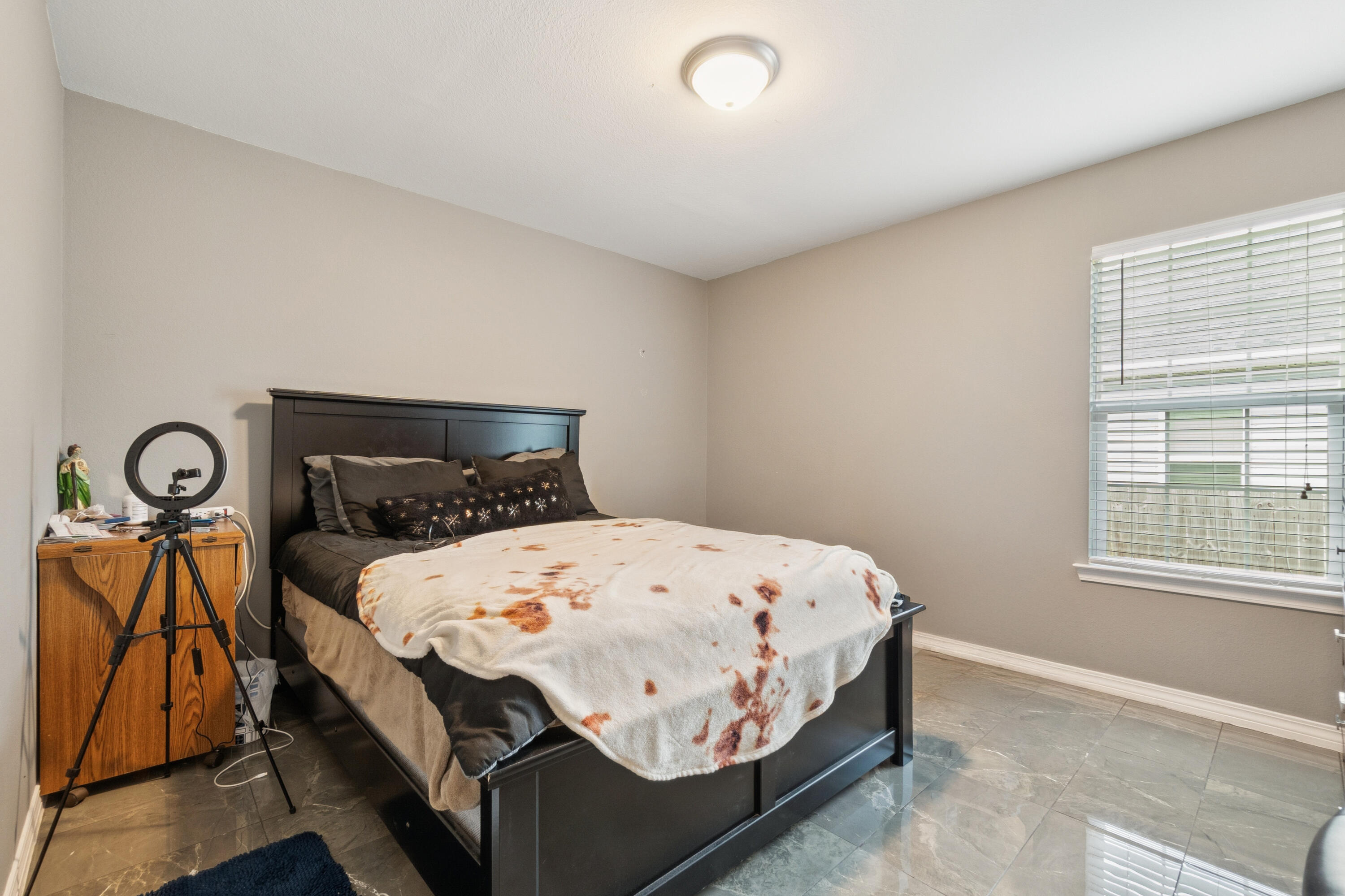 CRESCENT SHORES - Residential