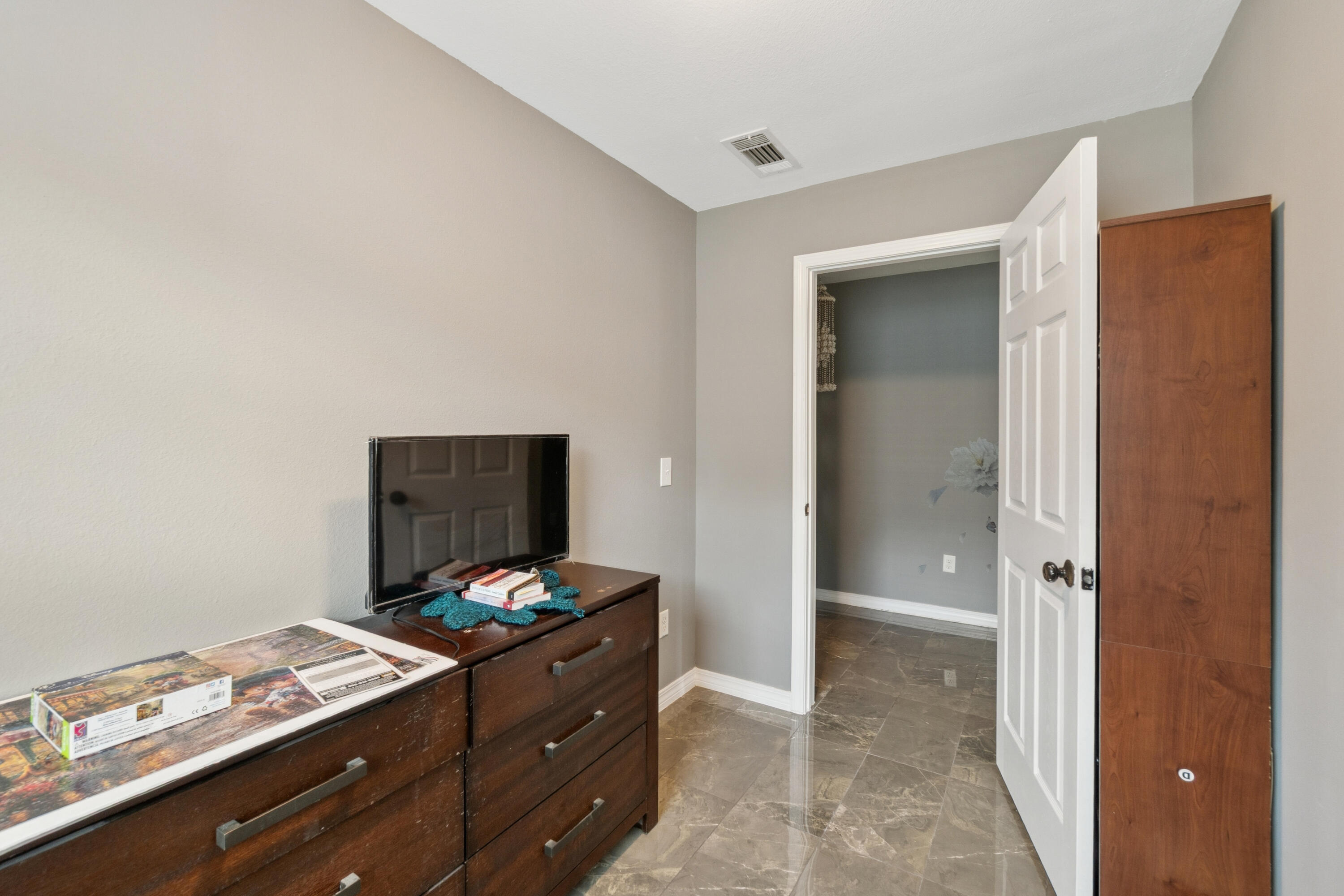 CRESCENT SHORES - Residential