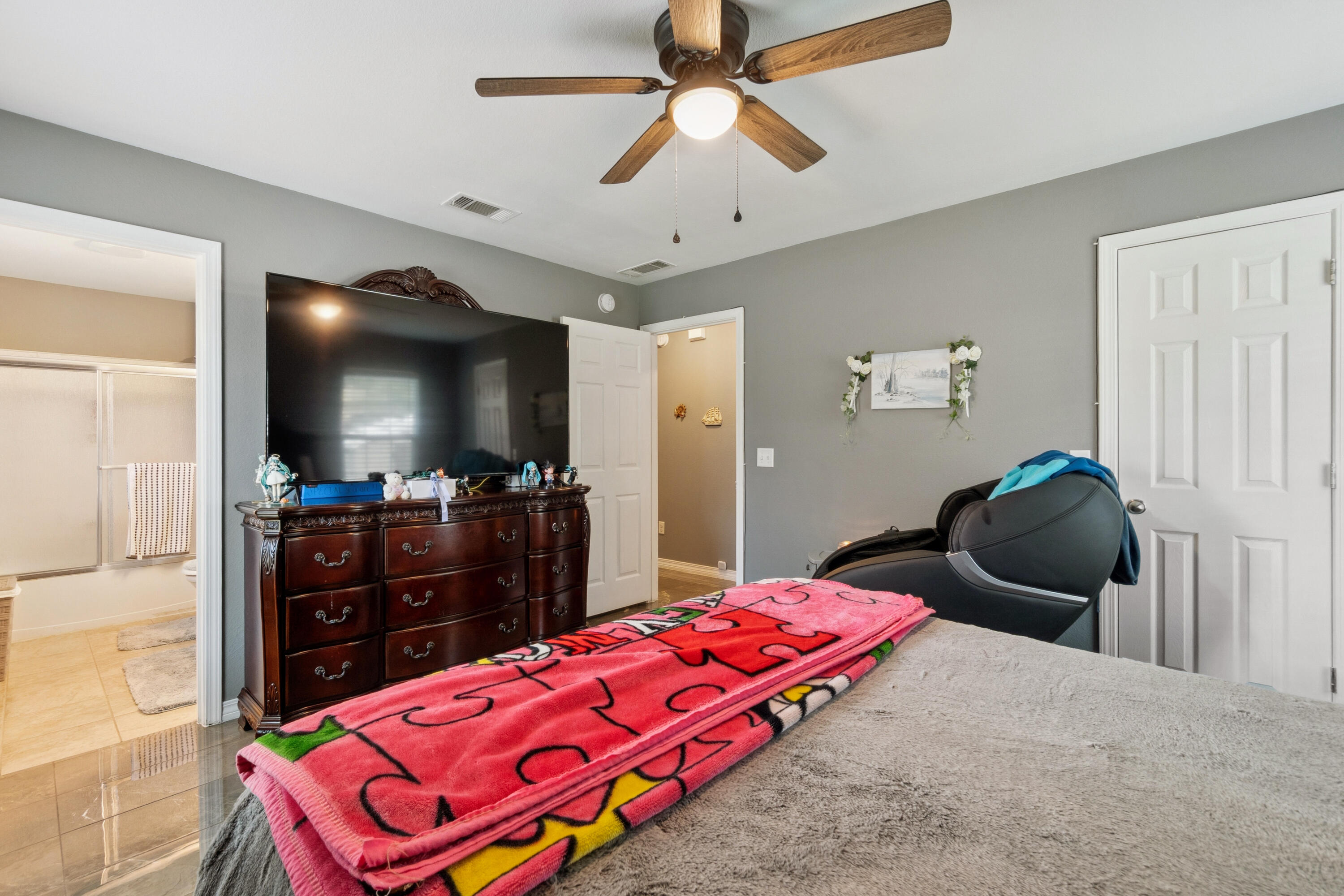 CRESCENT SHORES - Residential