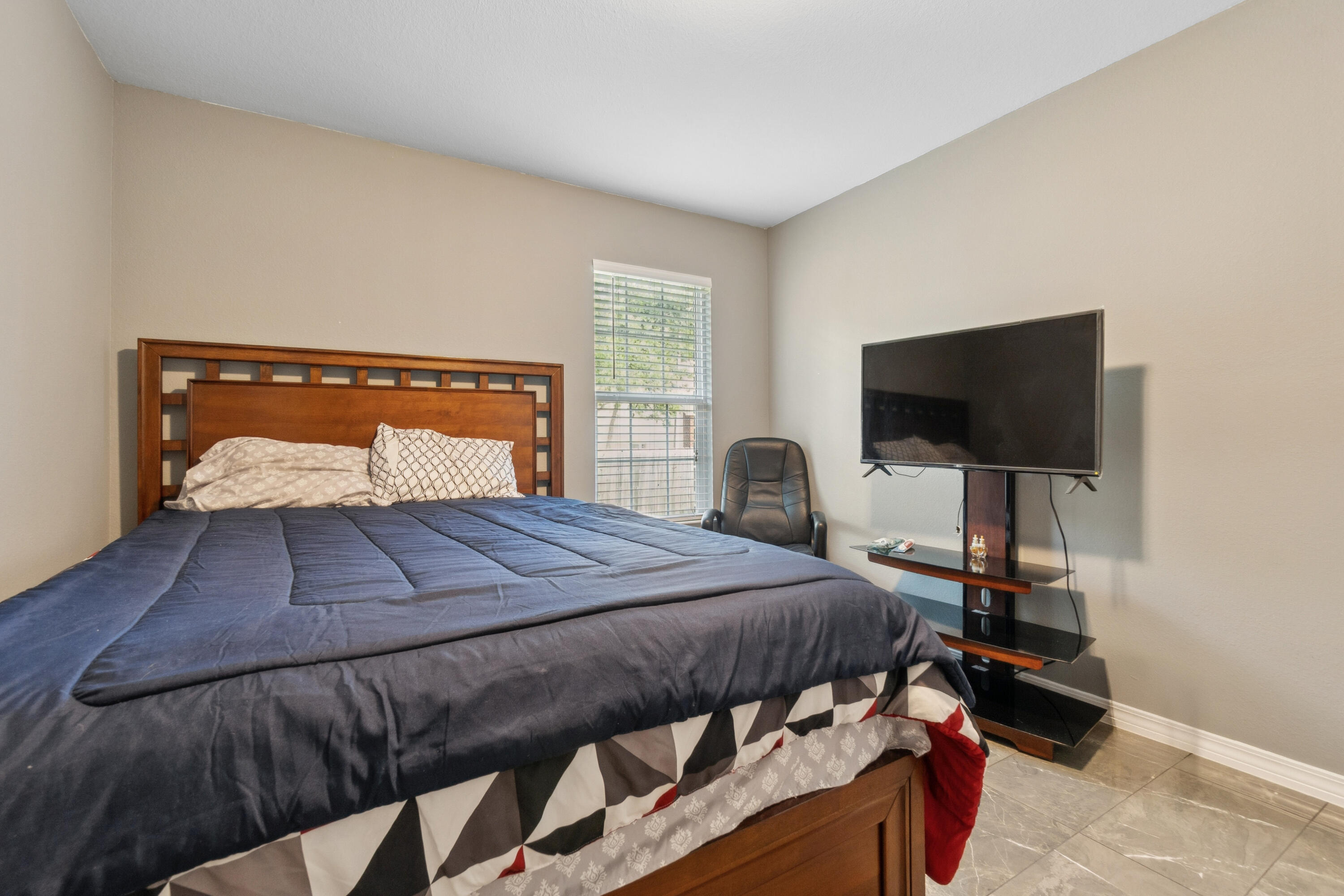 CRESCENT SHORES - Residential