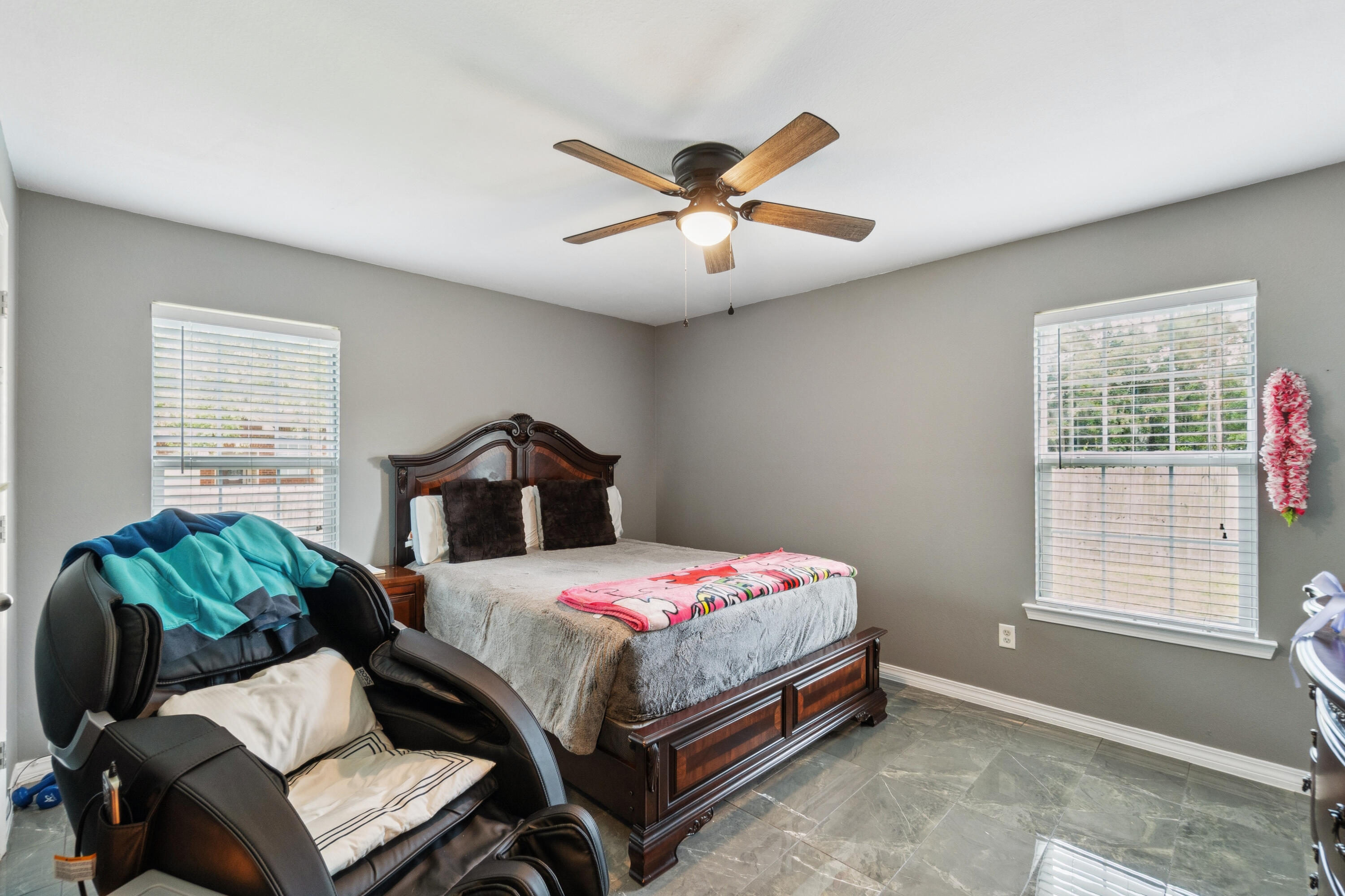 CRESCENT SHORES - Residential