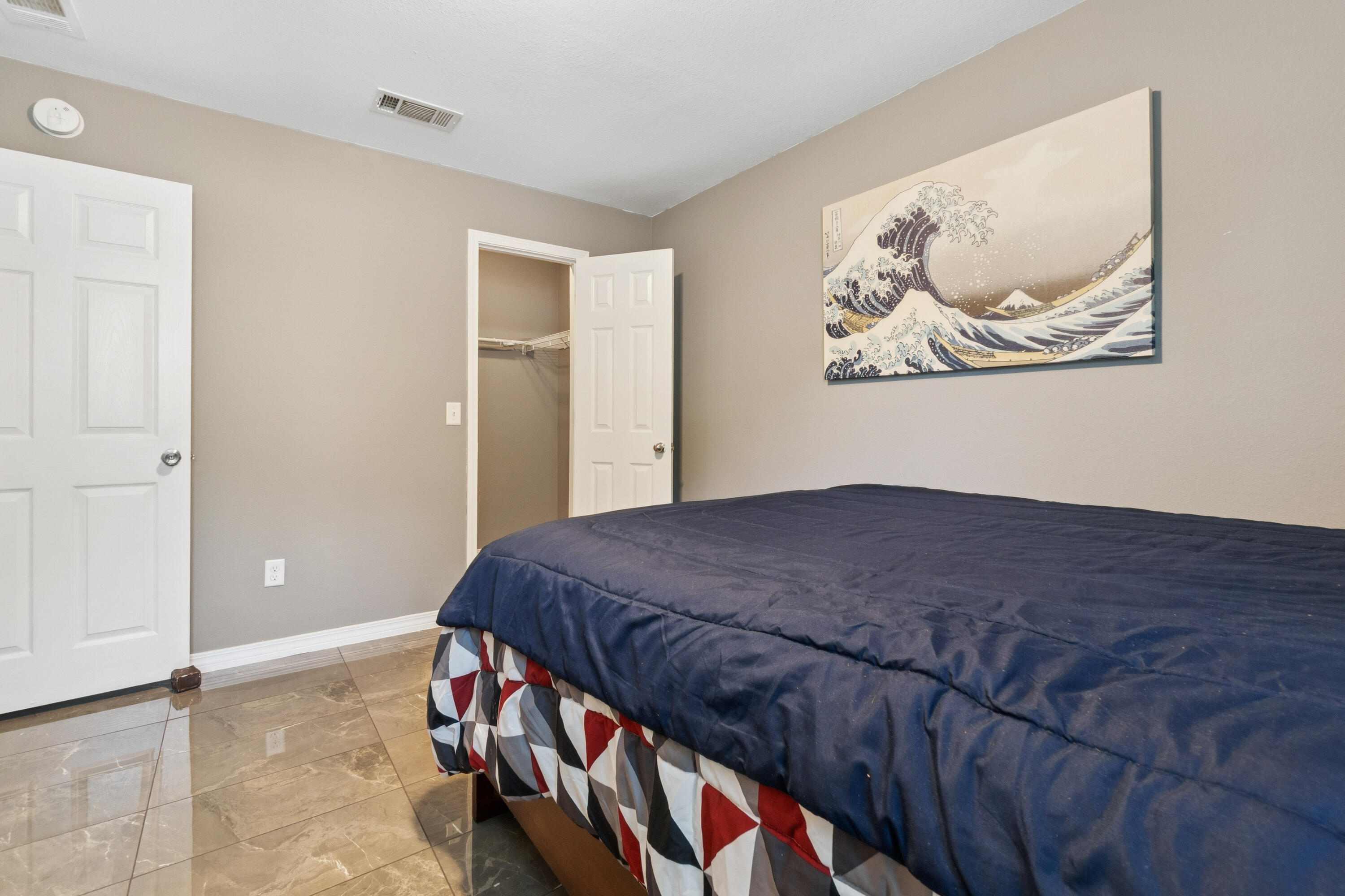 CRESCENT SHORES - Residential